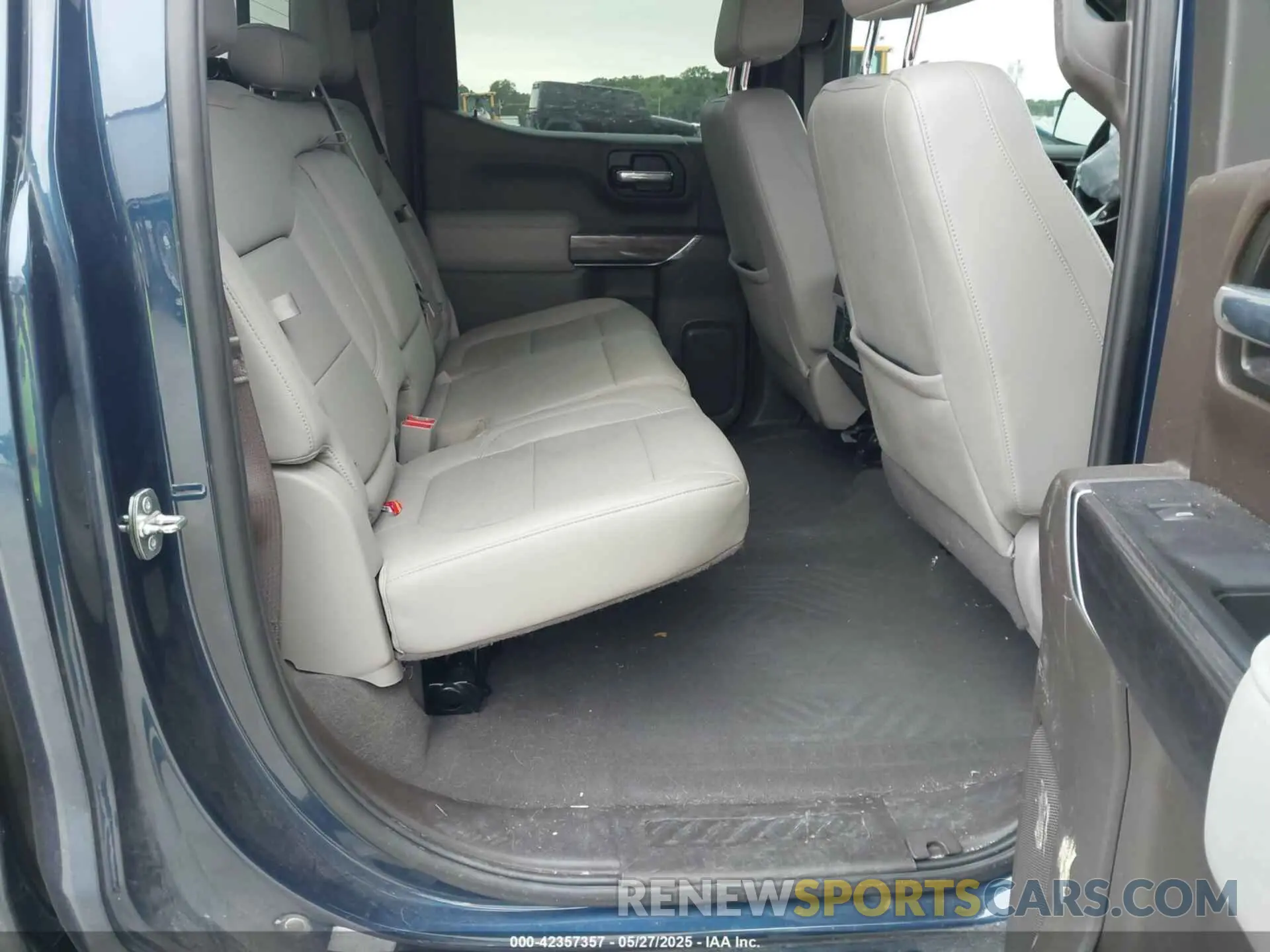 8 fotografías del automóvil dañado 3GCUYGED6MG430552 CHEVROLET SILVERADO 1500 2021