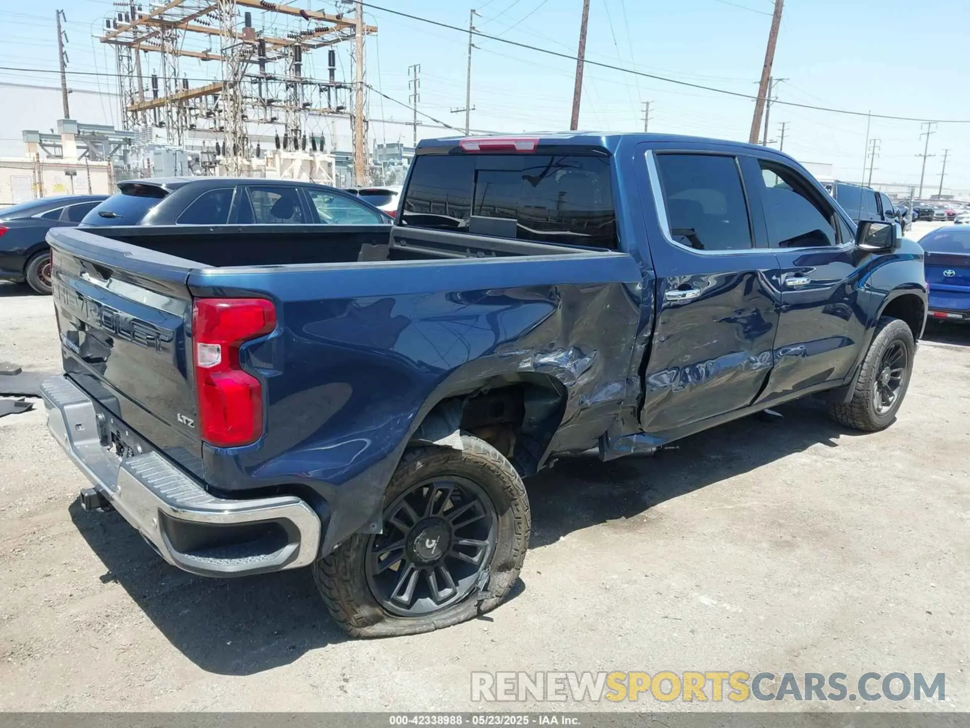 4 fotografías del automóvil dañado 3GCUYGEDXMG429291 CHEVROLET SILVERADO 1500 2021