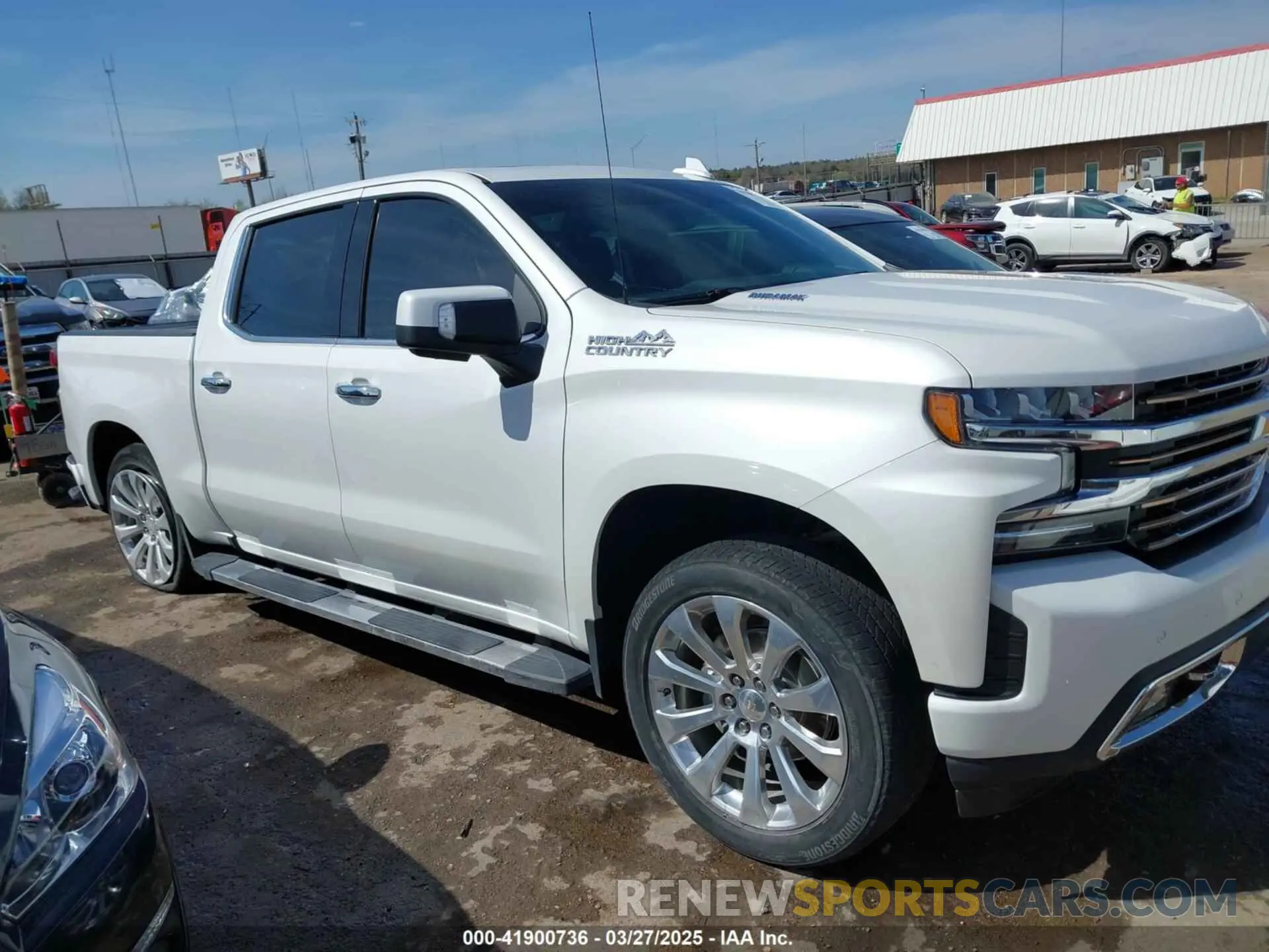 13 fotografías del automóvil dañado 3GCUYHET6MG128594 CHEVROLET SILVERADO 1500 2021