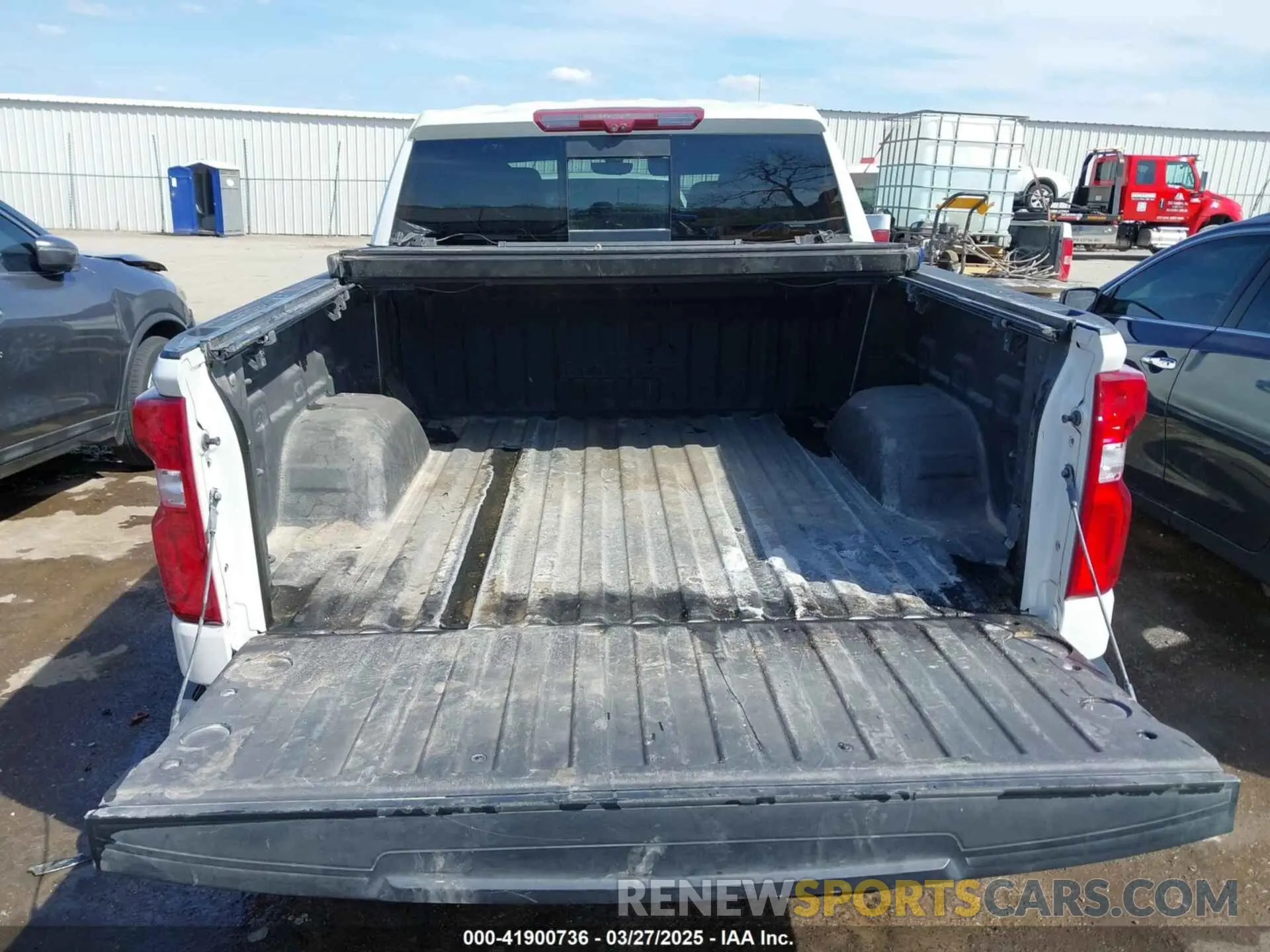 16 fotografías del automóvil dañado 3GCUYHET6MG128594 CHEVROLET SILVERADO 1500 2021