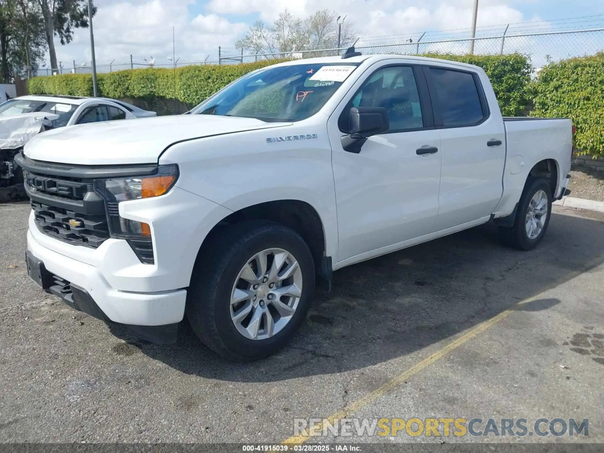 2 fotografías del automóvil dañado 1GCPABEK1NZ531213 CHEVROLET SILVERADO 1500 2022