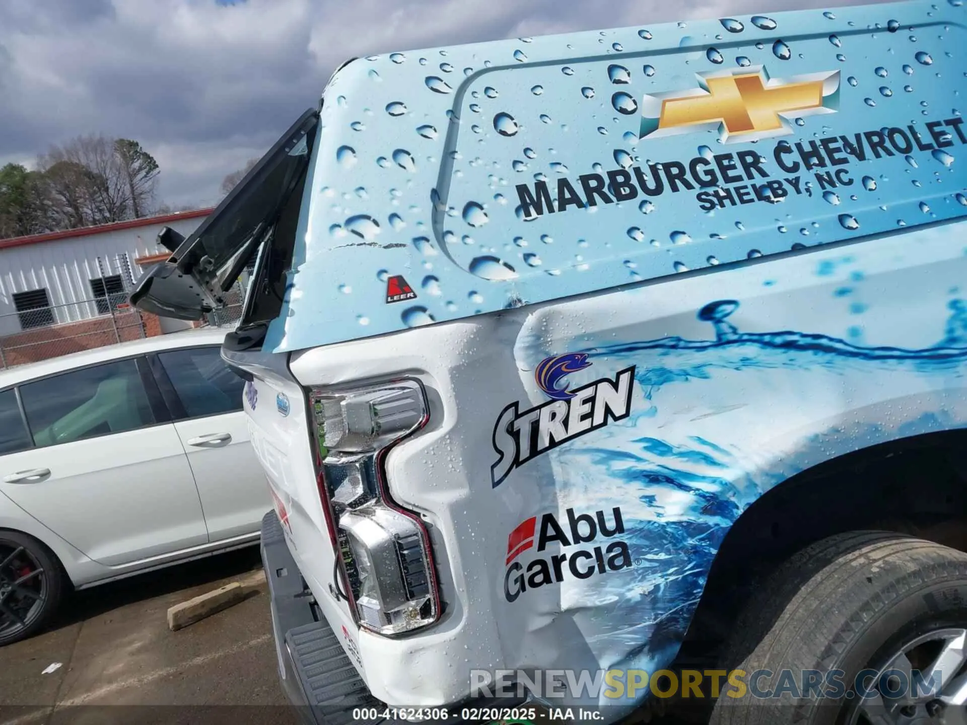 17 fotografías del automóvil dañado 1GCUDDED1NZ524429 CHEVROLET SILVERADO 1500 2022