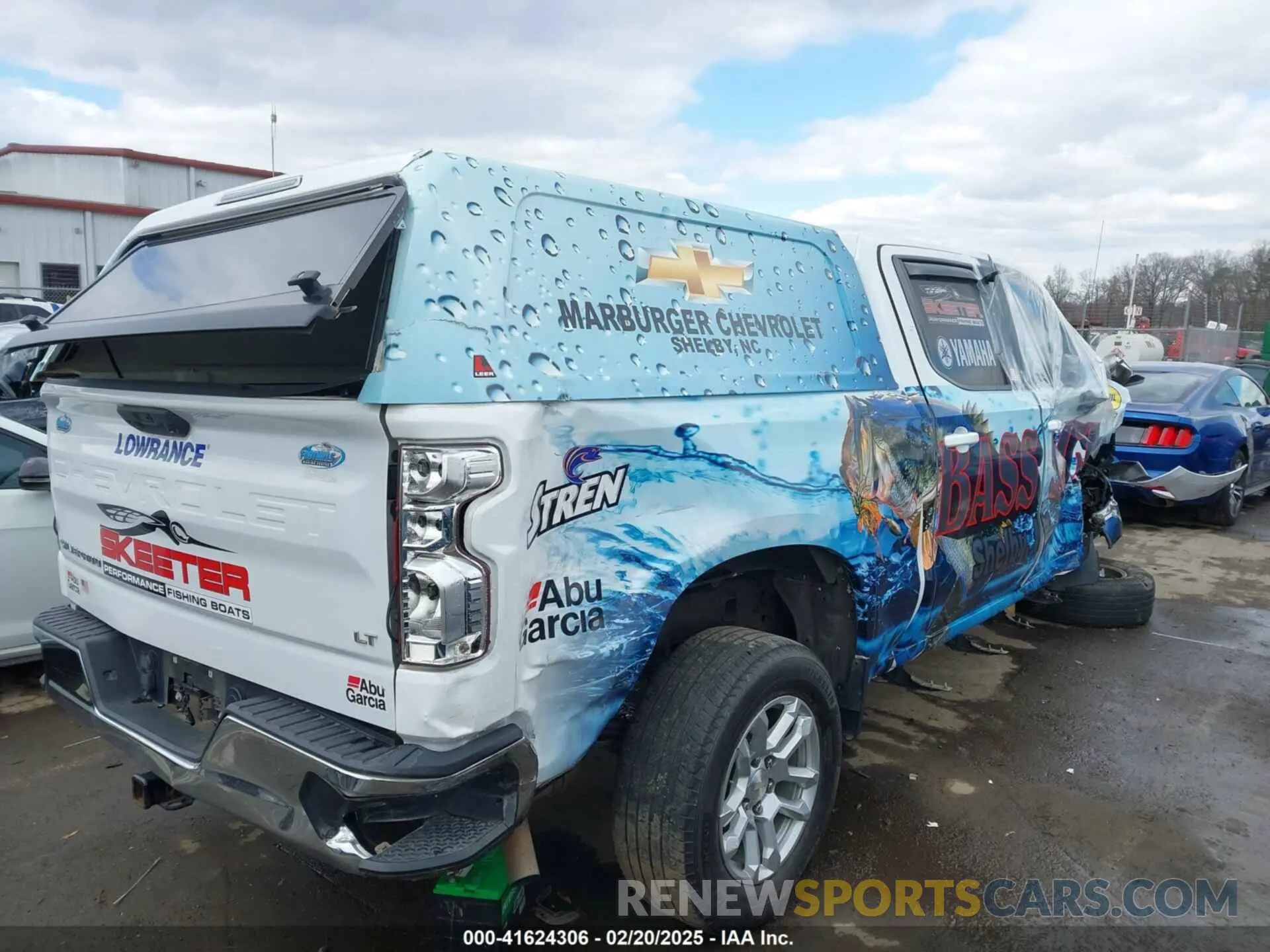 4 fotografías del automóvil dañado 1GCUDDED1NZ524429 CHEVROLET SILVERADO 1500 2022