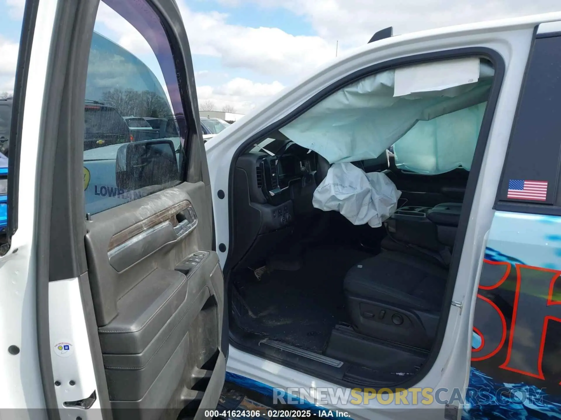 5 fotografías del automóvil dañado 1GCUDDED1NZ524429 CHEVROLET SILVERADO 1500 2022