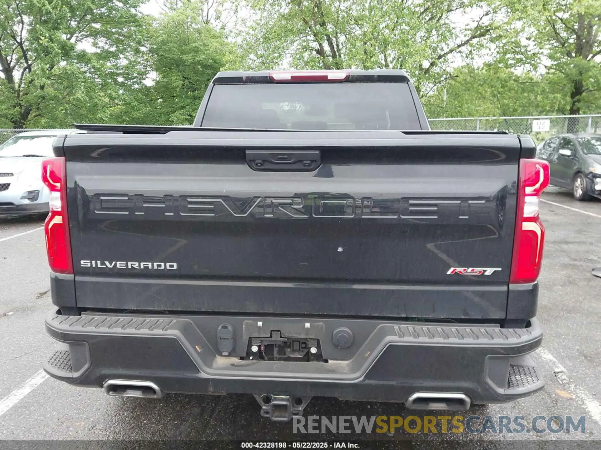 16 fotografías del automóvil dañado 1GCUDEED7NZ638375 CHEVROLET SILVERADO 1500 2022