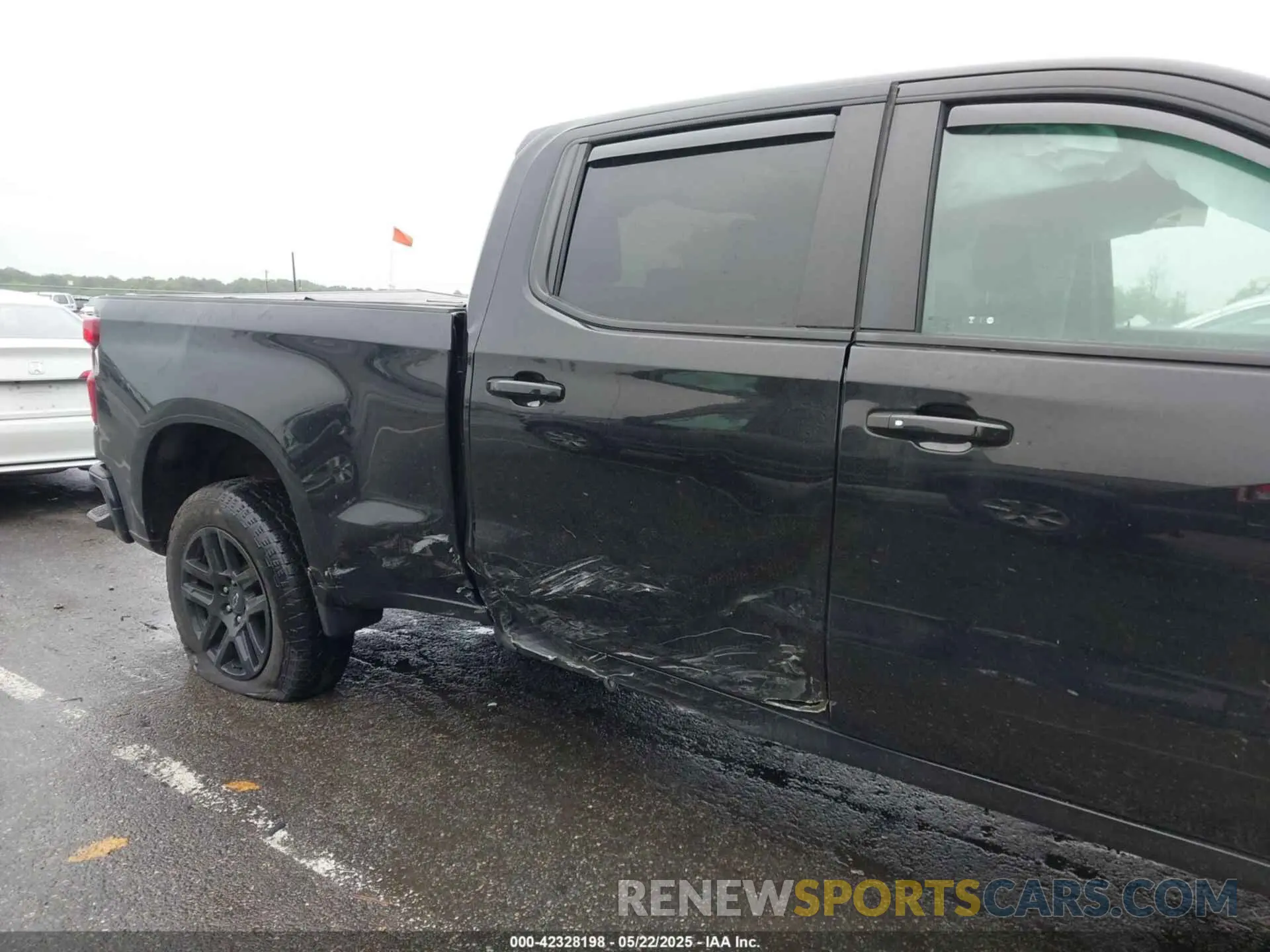 6 fotografías del automóvil dañado 1GCUDEED7NZ638375 CHEVROLET SILVERADO 1500 2022