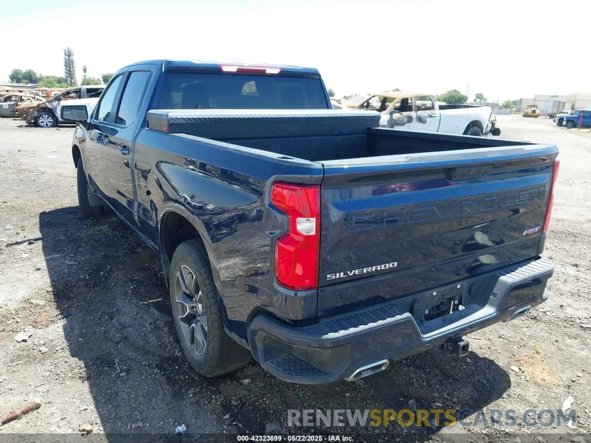3 fotografías del automóvil dañado 1GCUDEED8NZ636408 CHEVROLET SILVERADO 1500 2022