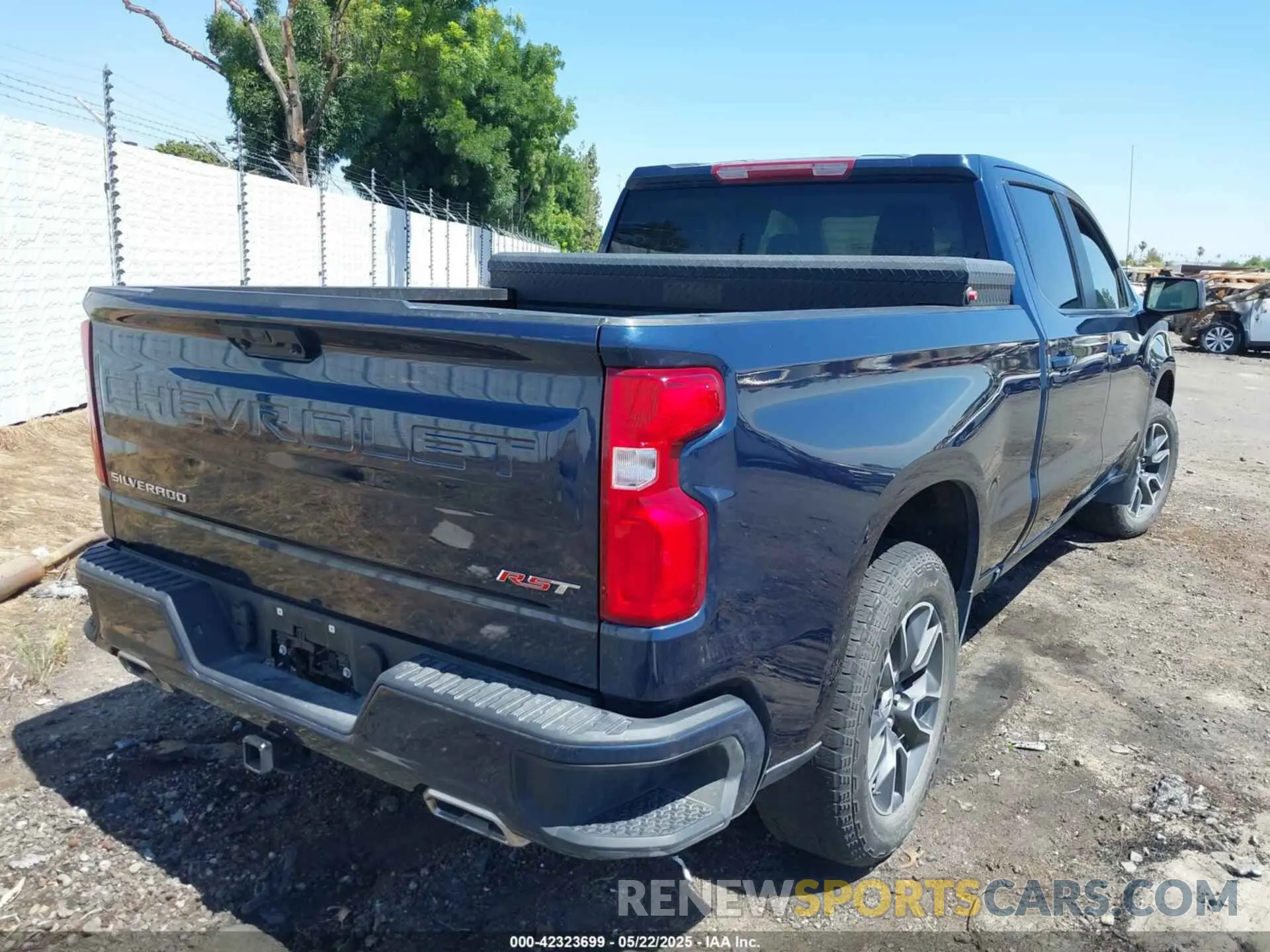 4 fotografías del automóvil dañado 1GCUDEED8NZ636408 CHEVROLET SILVERADO 1500 2022