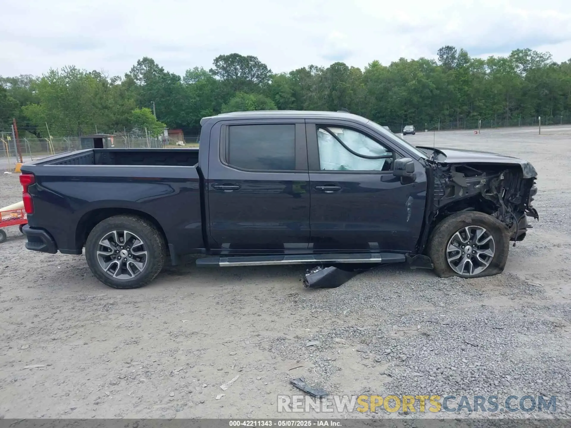 13 fotografías del automóvil dañado 1GCUDEEDXNZ531126 CHEVROLET SILVERADO 1500 2022