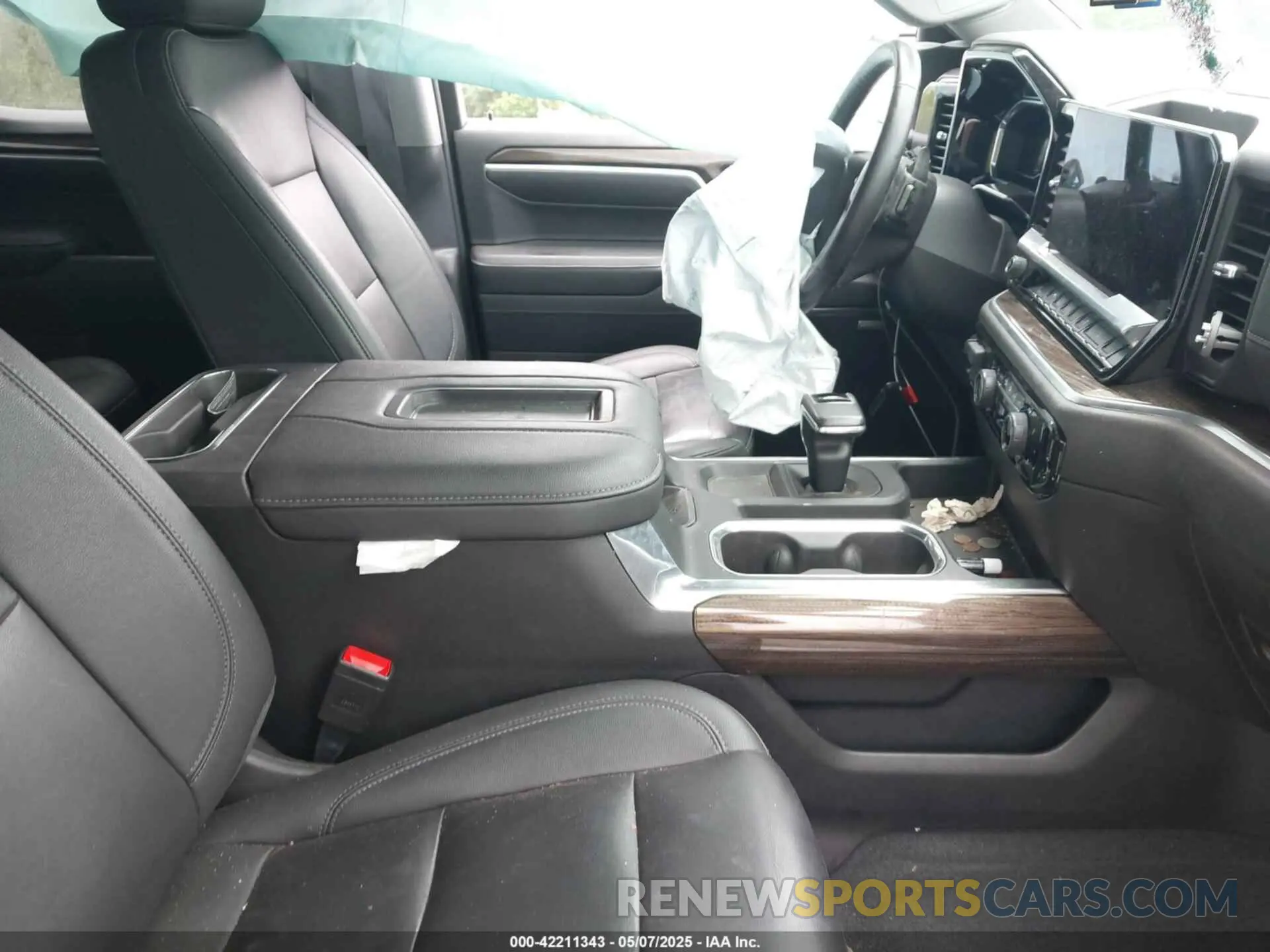 5 fotografías del automóvil dañado 1GCUDEEDXNZ531126 CHEVROLET SILVERADO 1500 2022