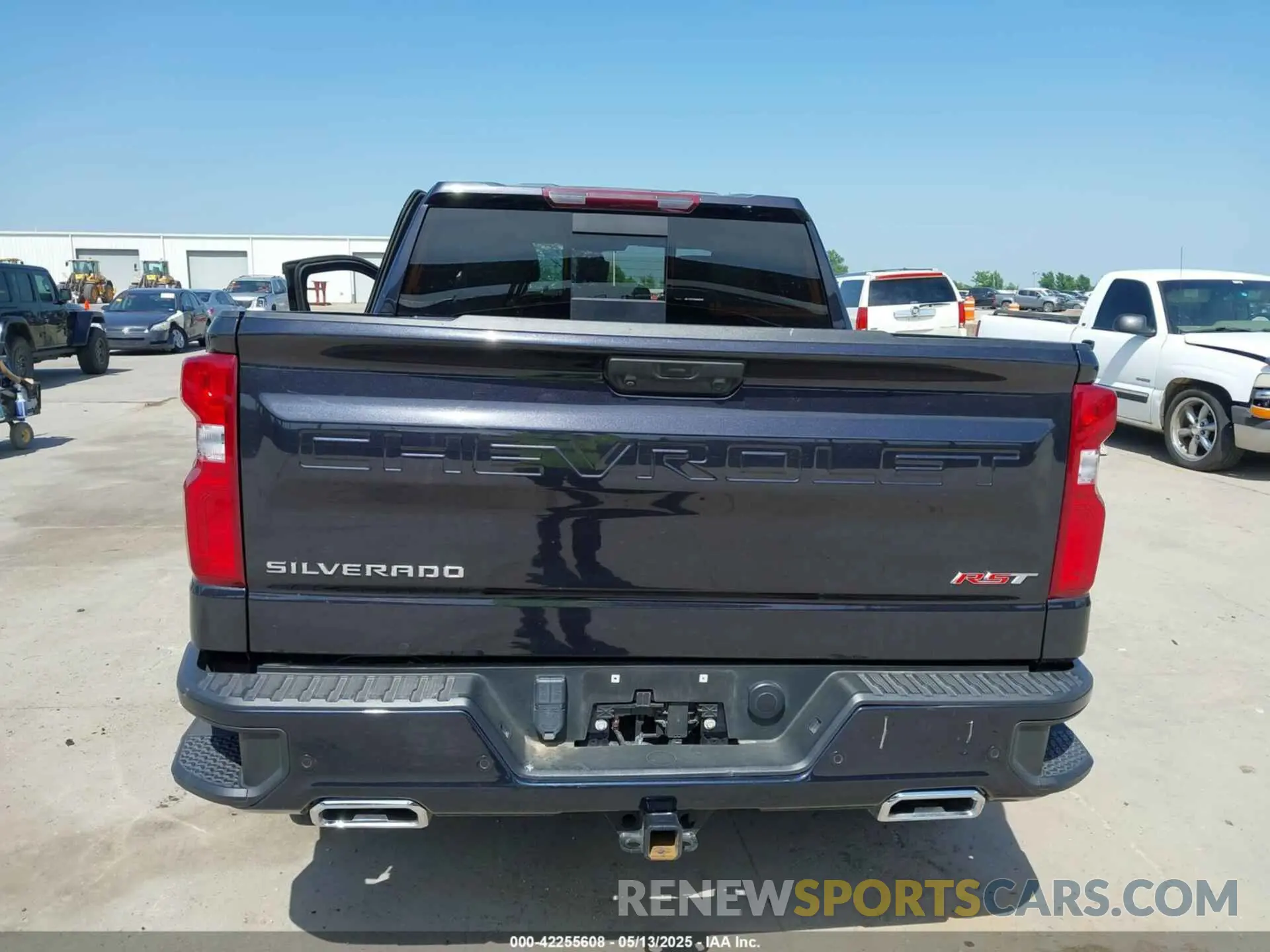 17 fotografías del automóvil dañado 1GCUDEET2NZ520287 CHEVROLET SILVERADO 1500 2022