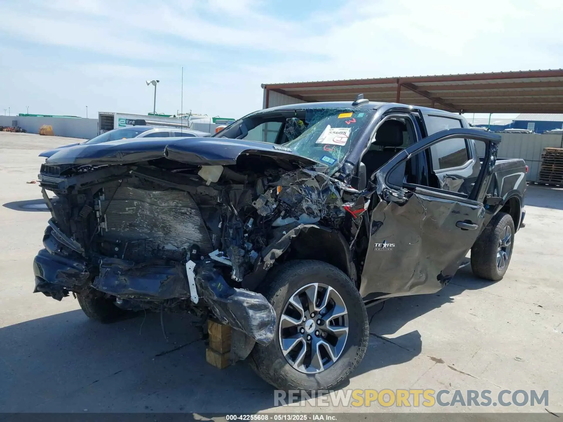 2 fotografías del automóvil dañado 1GCUDEET2NZ520287 CHEVROLET SILVERADO 1500 2022