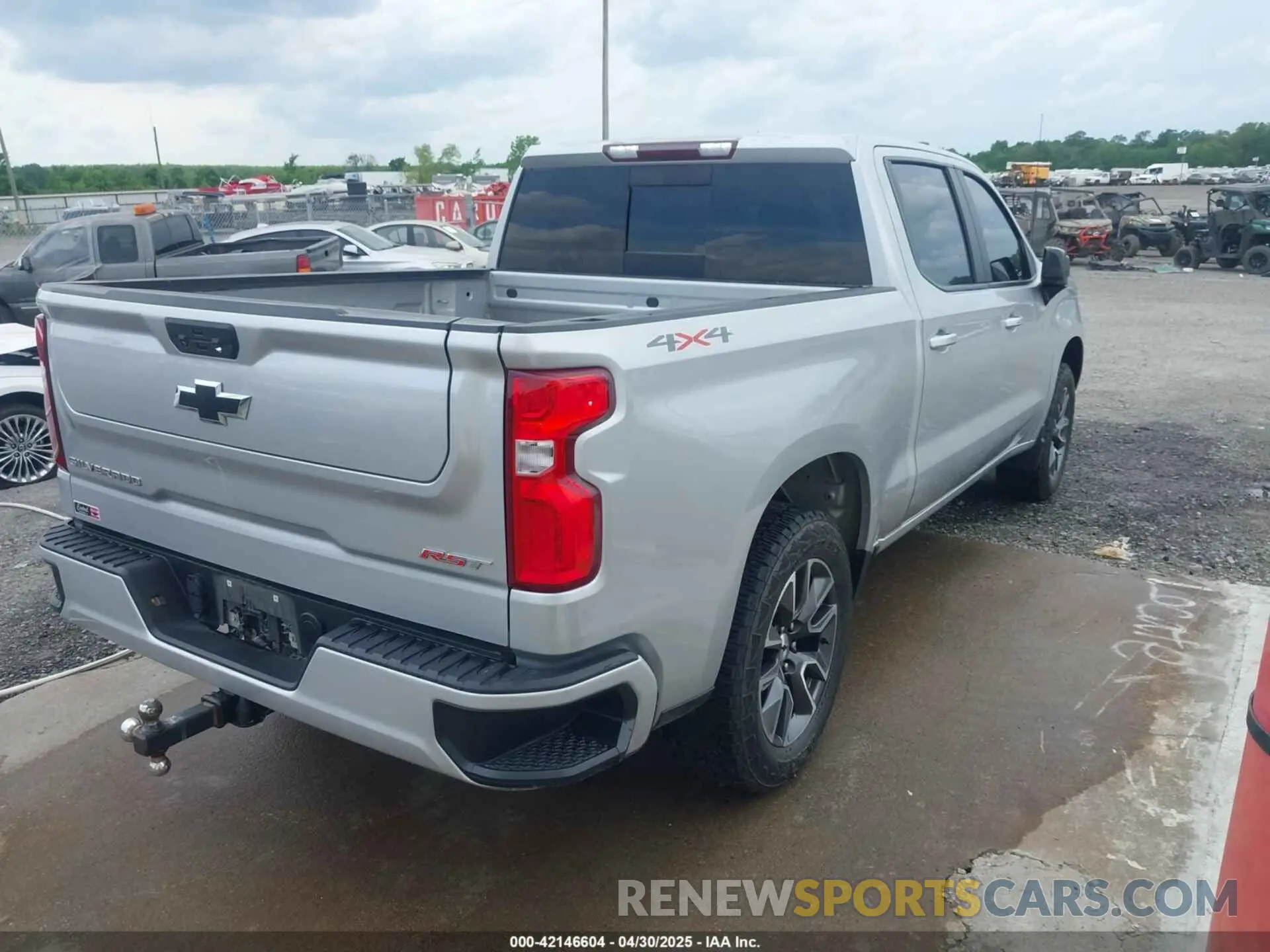 4 fotografías del automóvil dañado 1GCUDEET8NZ571342 CHEVROLET SILVERADO 1500 2022