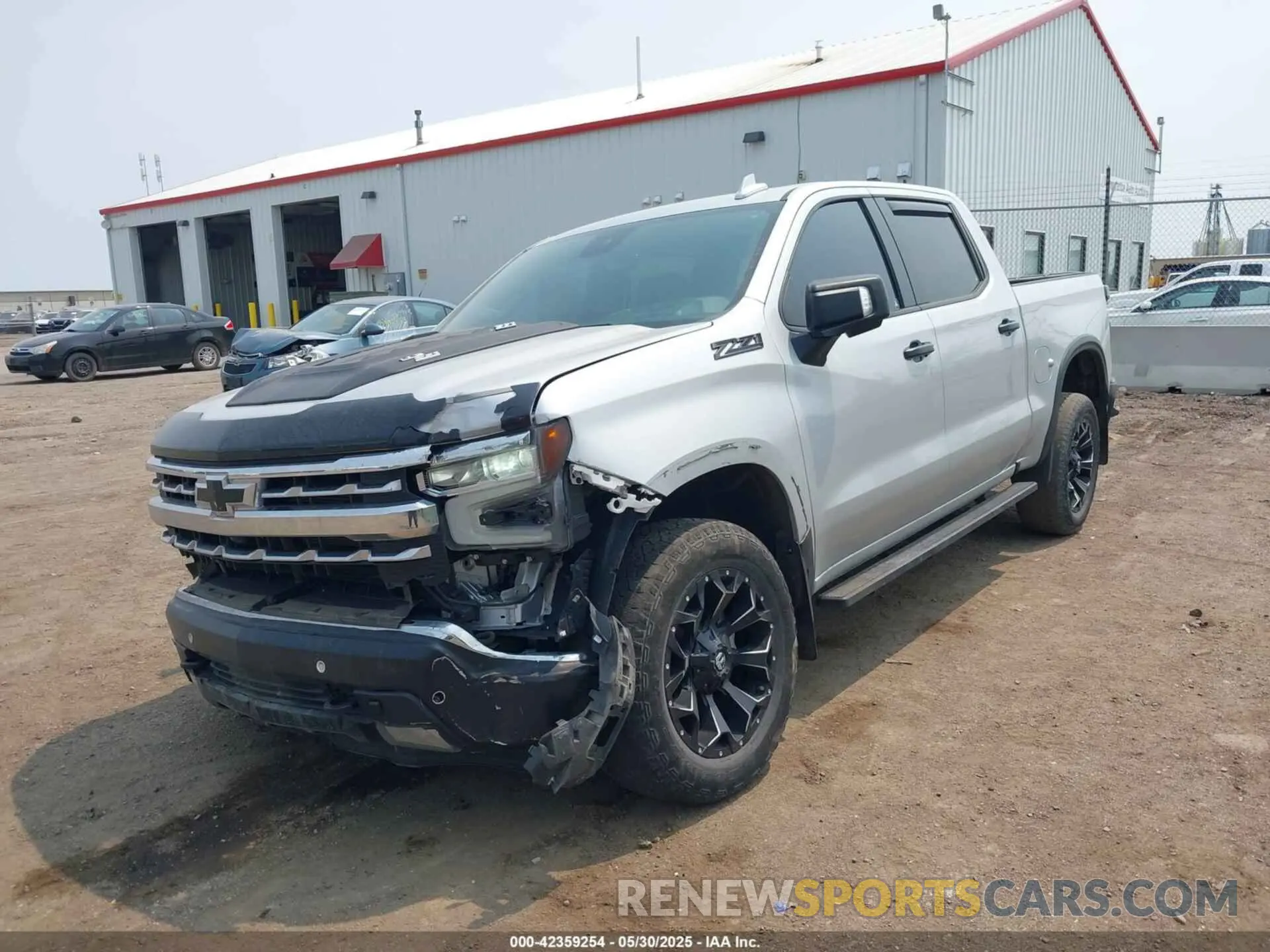 2 fotografías del automóvil dañado 1GCUDGED4NZ504659 CHEVROLET SILVERADO 1500 2022