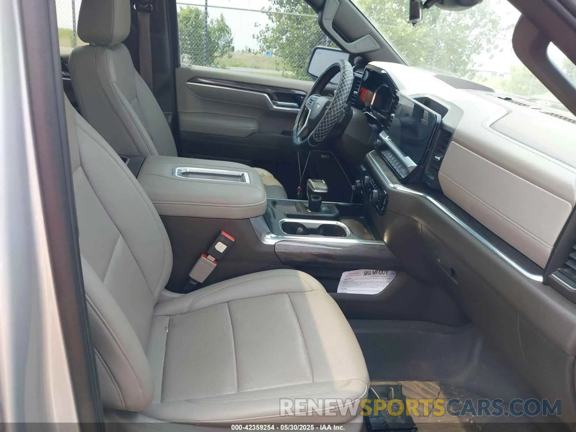 5 fotografías del automóvil dañado 1GCUDGED4NZ504659 CHEVROLET SILVERADO 1500 2022
