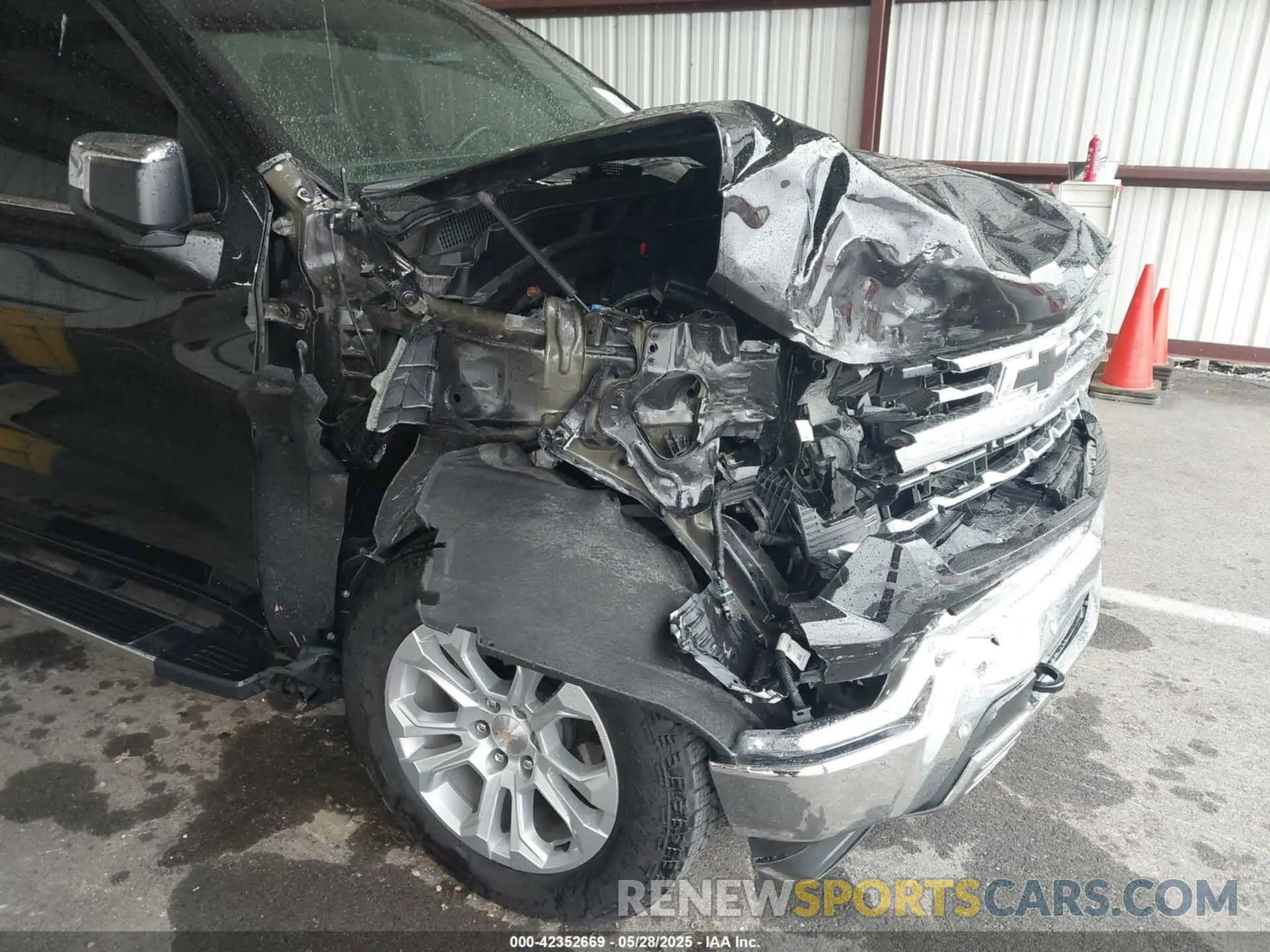 17 fotografías del automóvil dañado 1GCUDGED9NZ539780 CHEVROLET SILVERADO 1500 2022