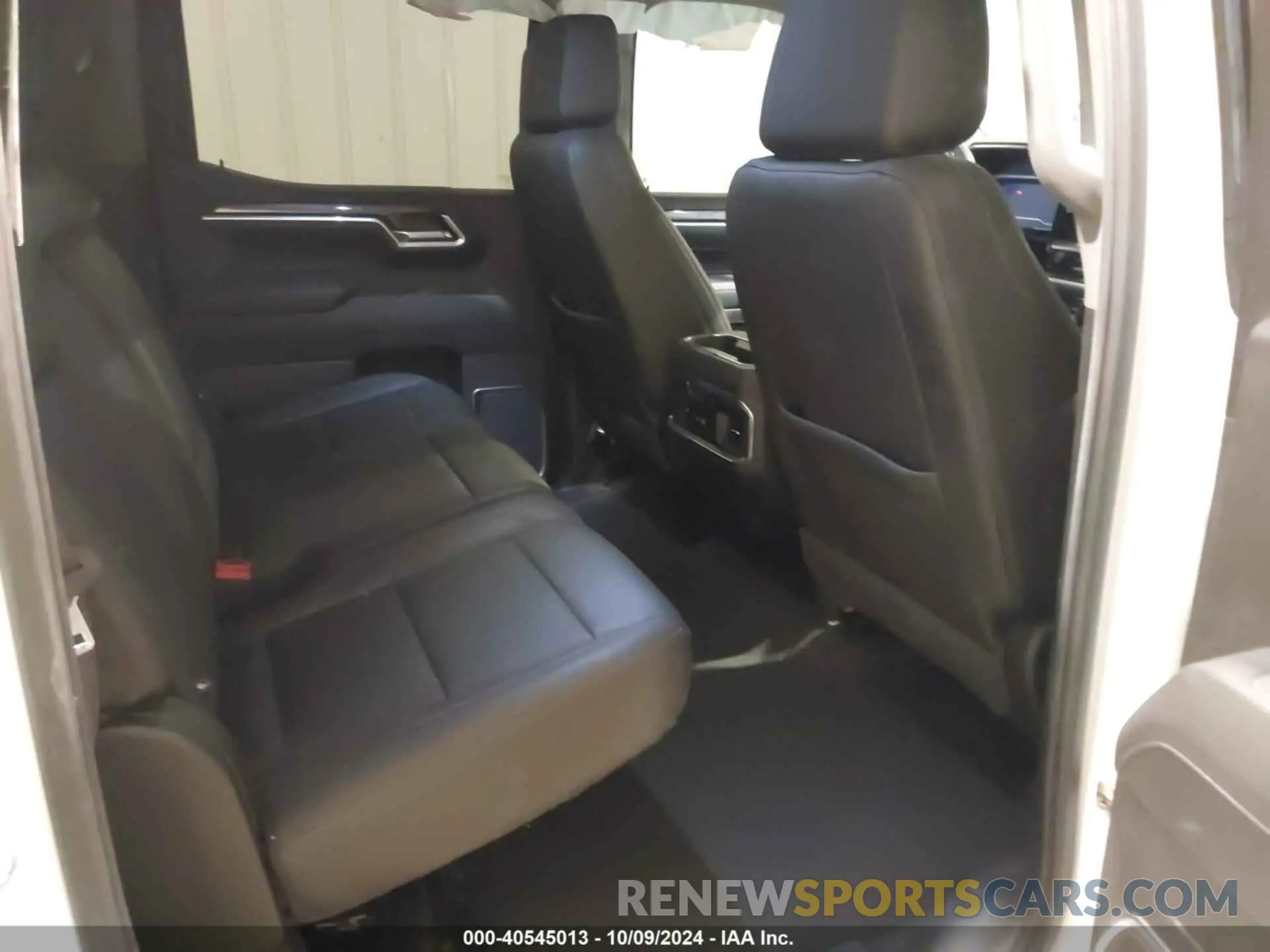 8 fotografías del automóvil dañado 1GCUDGET6NZ634675 CHEVROLET SILVERADO 1500 2022