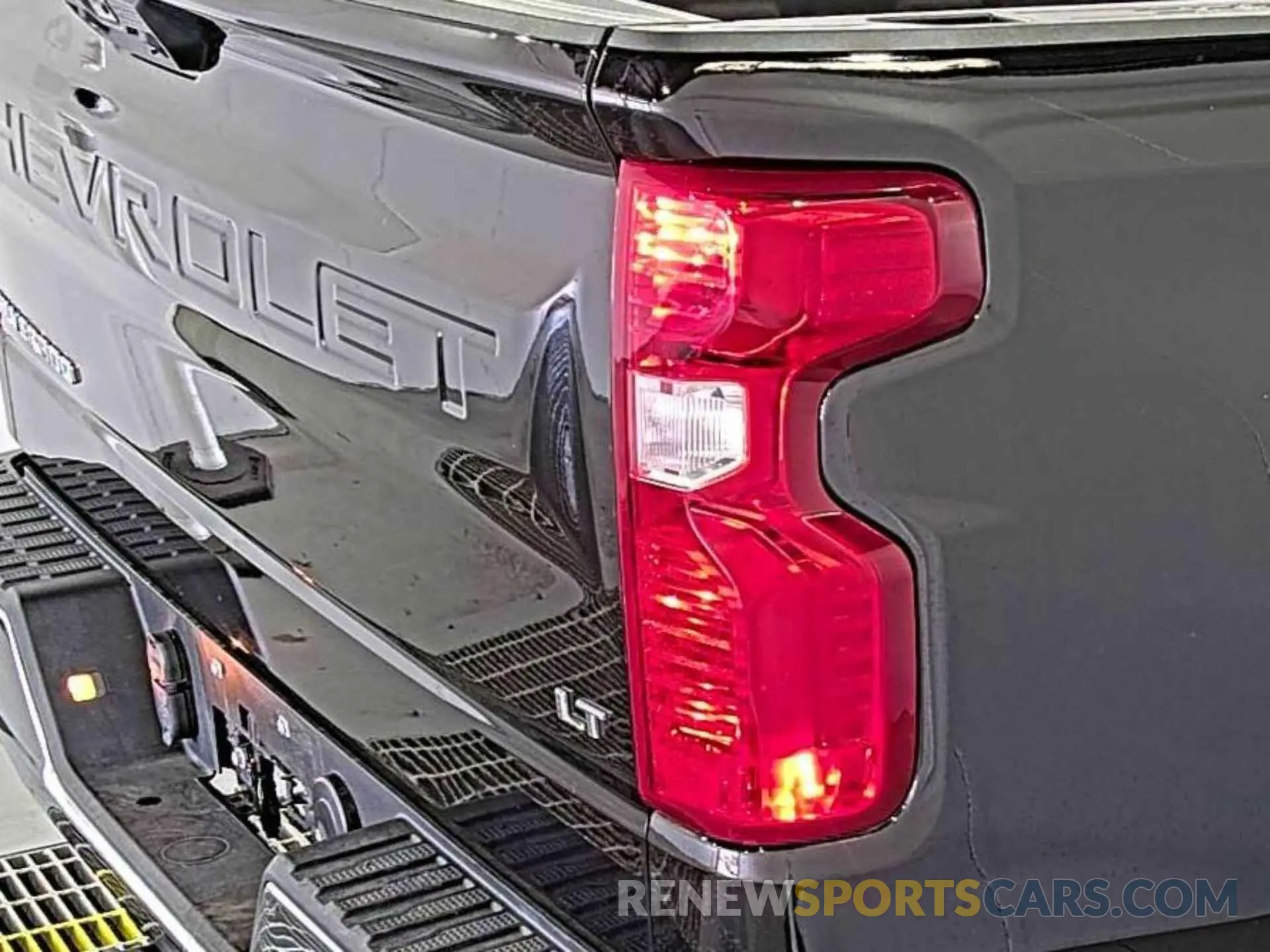 12 fotografías del automóvil dañado 2GCUDDEDXN1515897 CHEVROLET SILVERADO 1500 2022