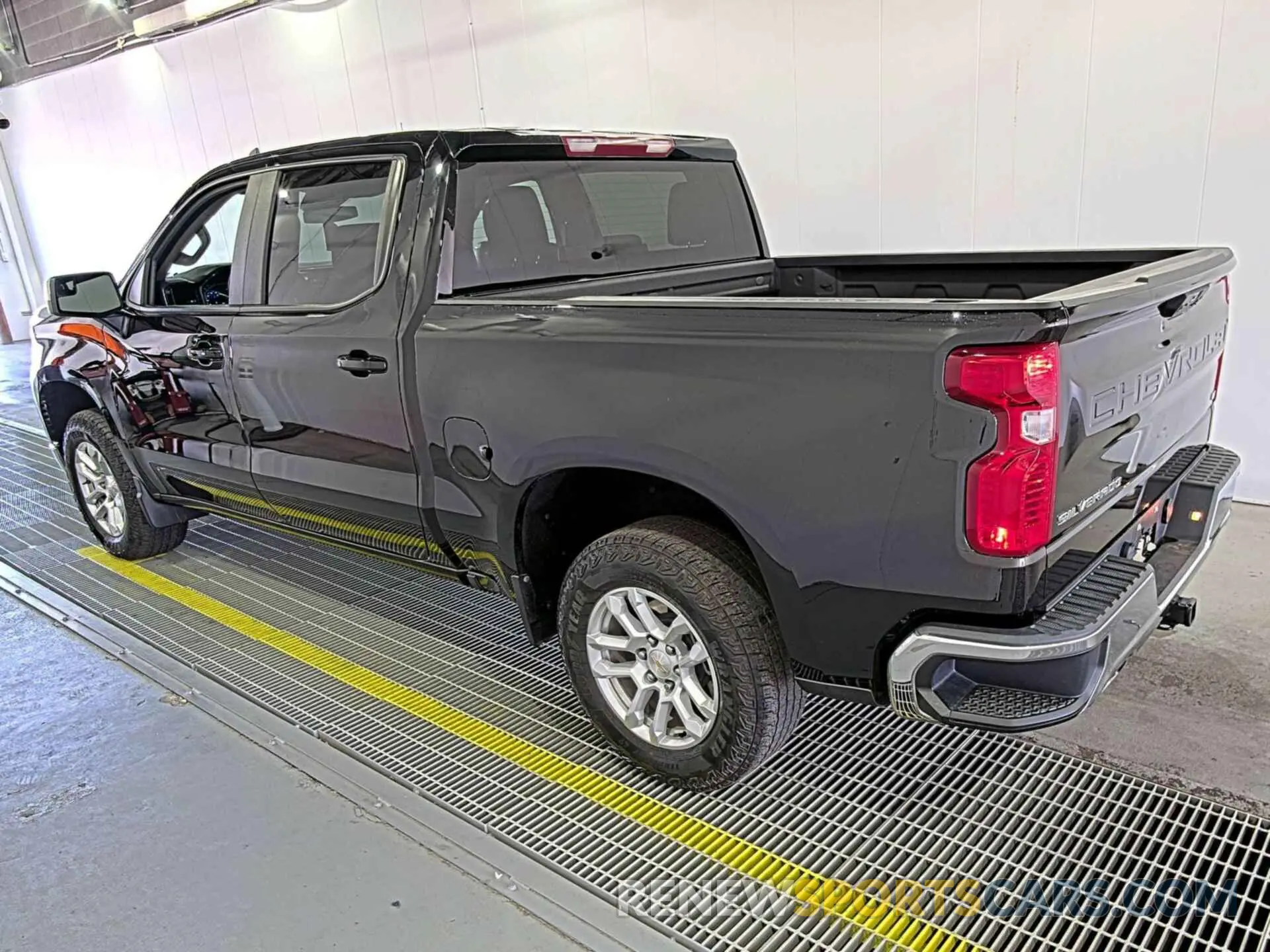 15 fotografías del automóvil dañado 2GCUDDEDXN1515897 CHEVROLET SILVERADO 1500 2022