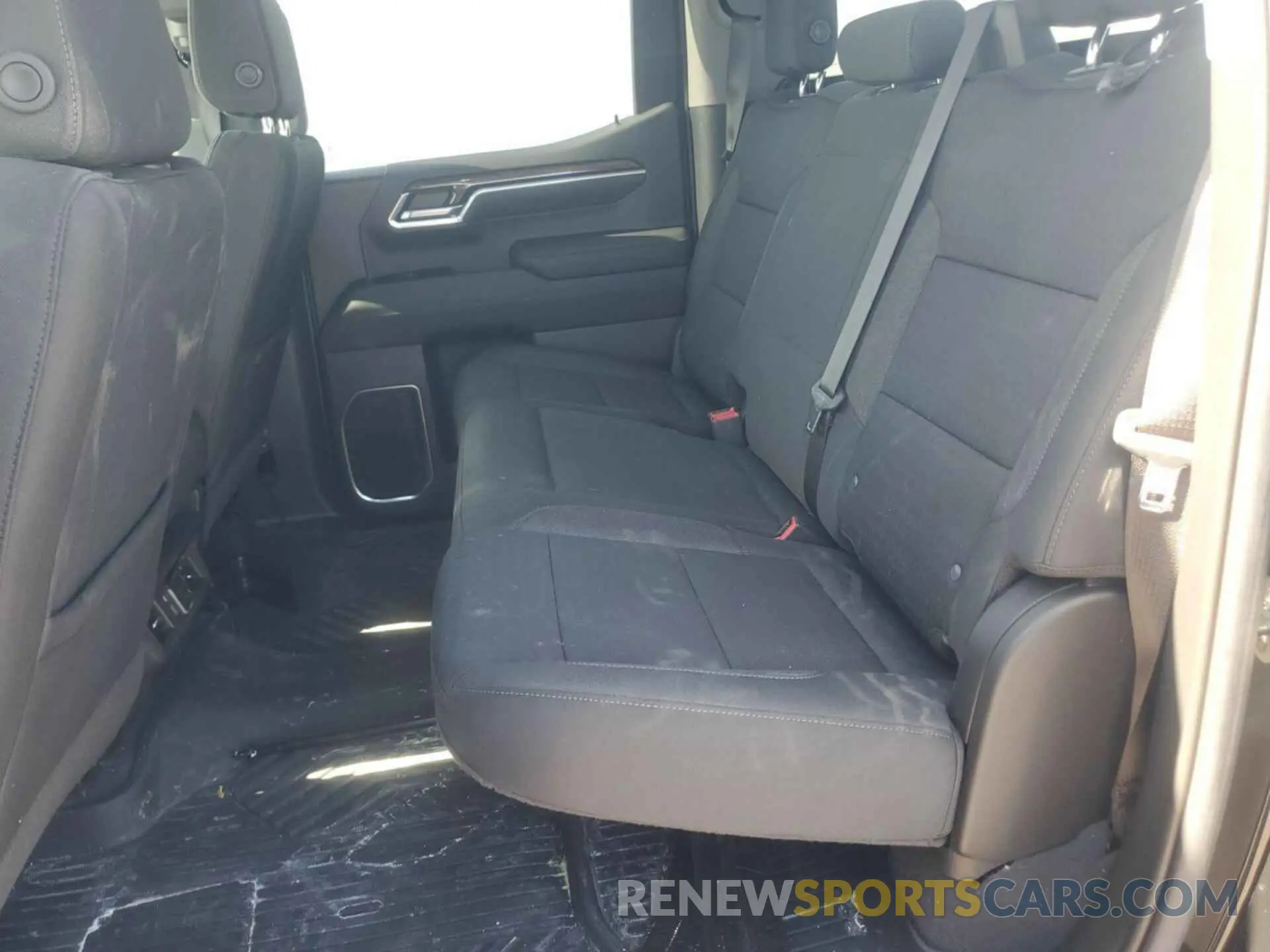 16 fotografías del automóvil dañado 2GCUDDEDXN1515897 CHEVROLET SILVERADO 1500 2022