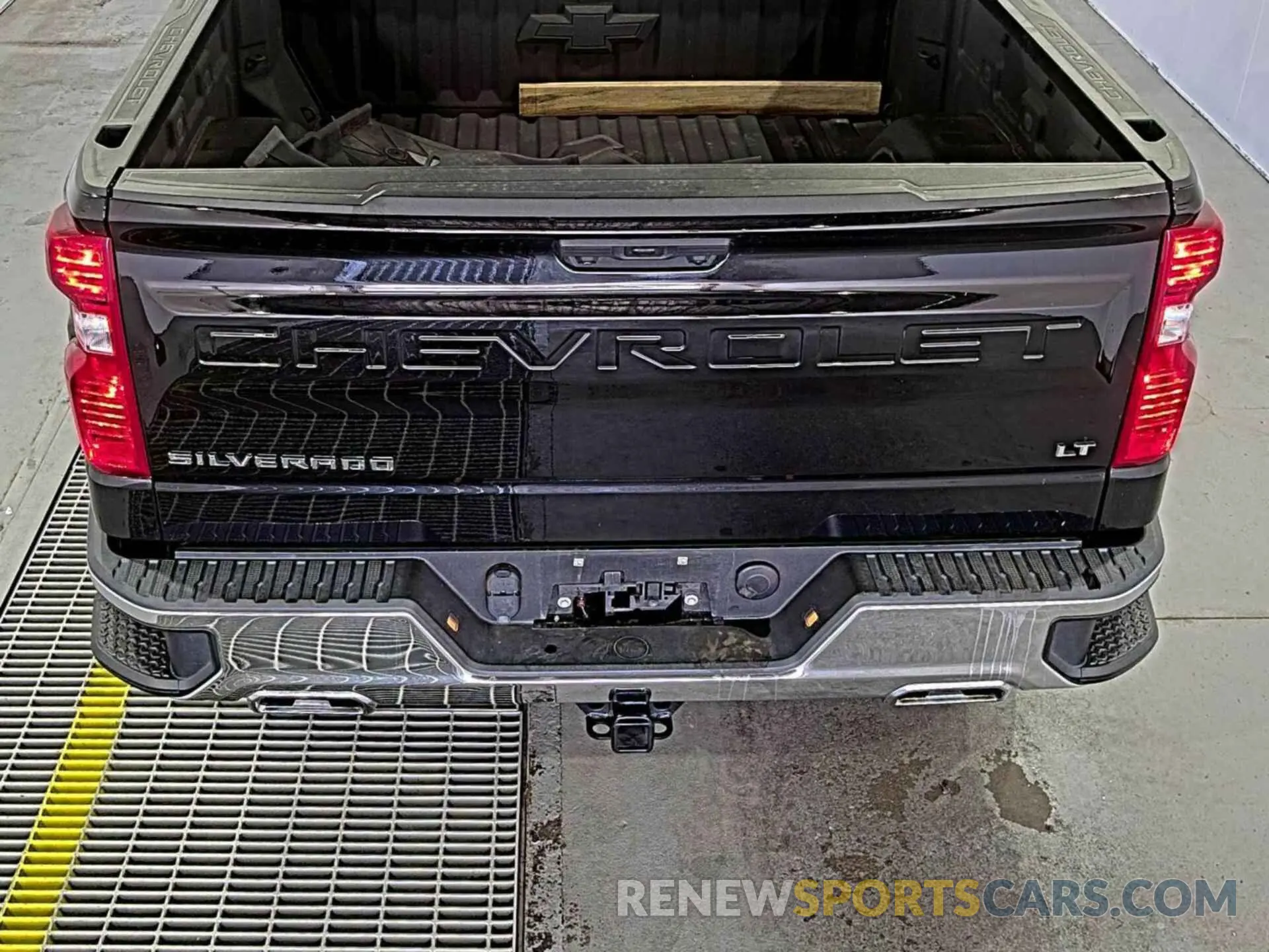 4 fotografías del automóvil dañado 2GCUDDEDXN1515897 CHEVROLET SILVERADO 1500 2022