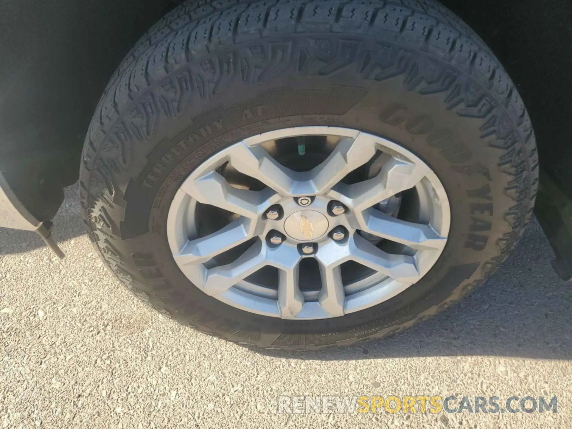 6 fotografías del automóvil dañado 2GCUDDEDXN1515897 CHEVROLET SILVERADO 1500 2022
