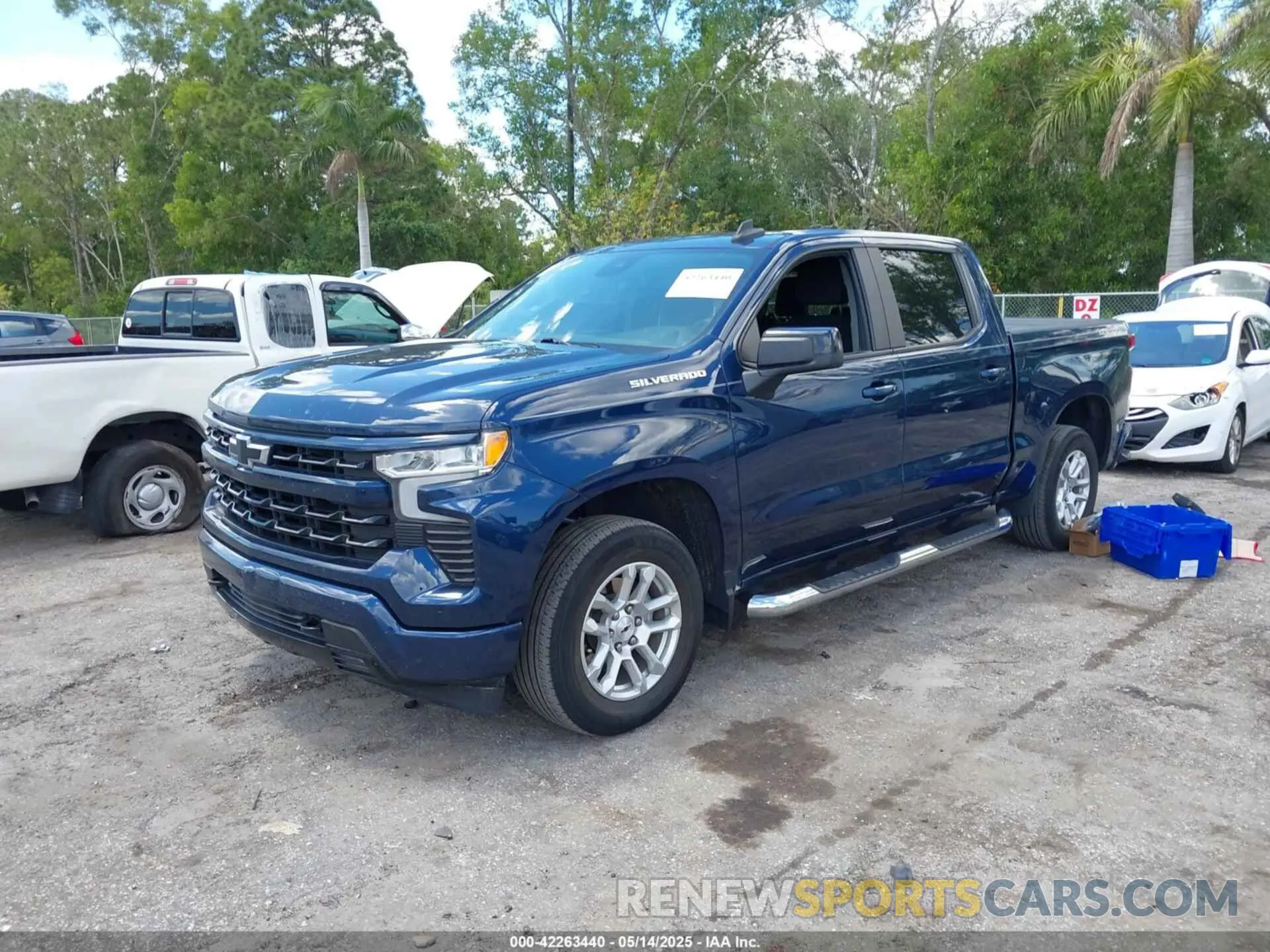 2 fotografías del automóvil dañado 2GCUDEED0N1503392 CHEVROLET SILVERADO 1500 2022