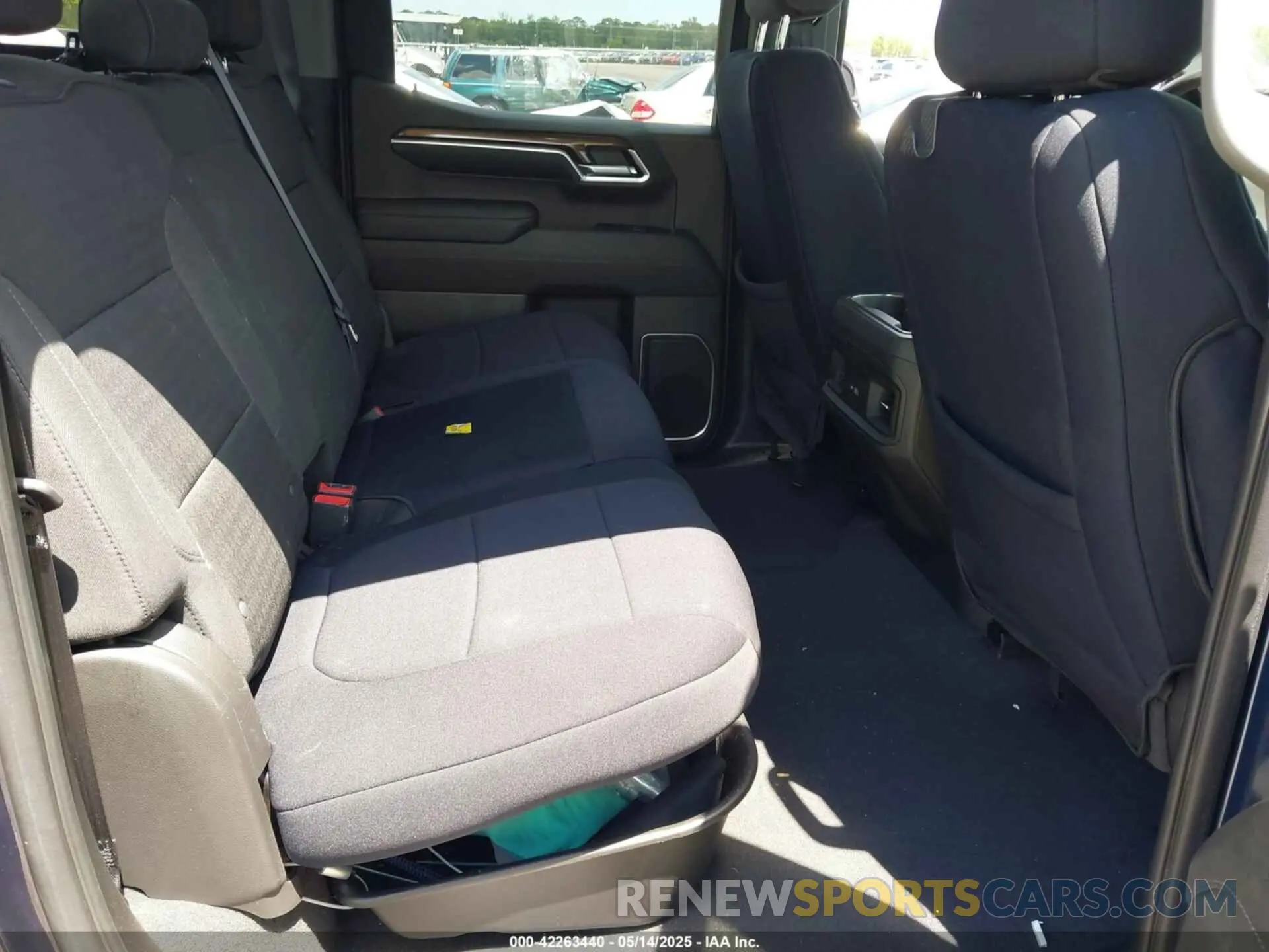 8 fotografías del automóvil dañado 2GCUDEED0N1503392 CHEVROLET SILVERADO 1500 2022