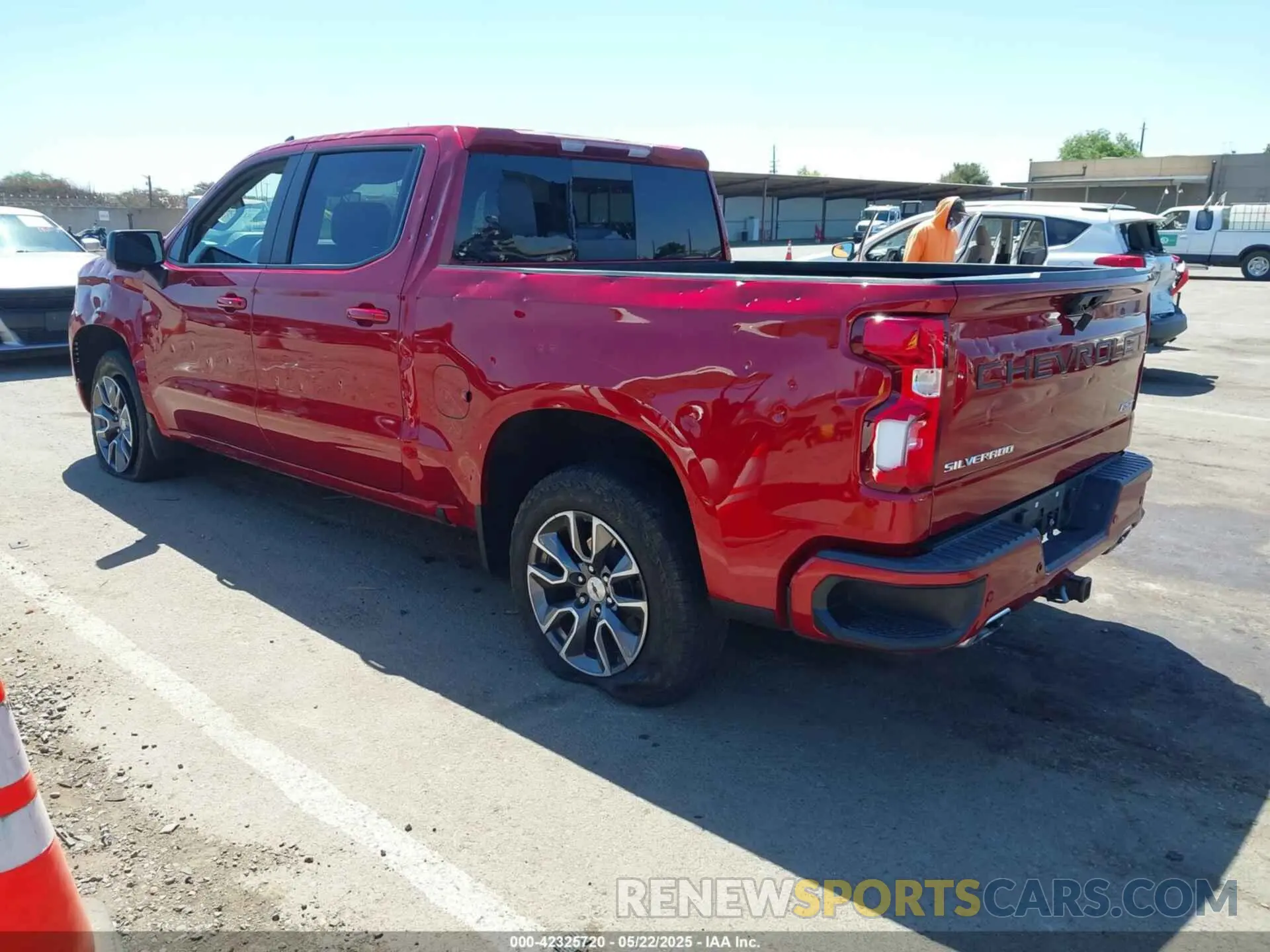 3 fotografías del automóvil dañado 3GCUDEED1NG600933 CHEVROLET SILVERADO 1500 2022