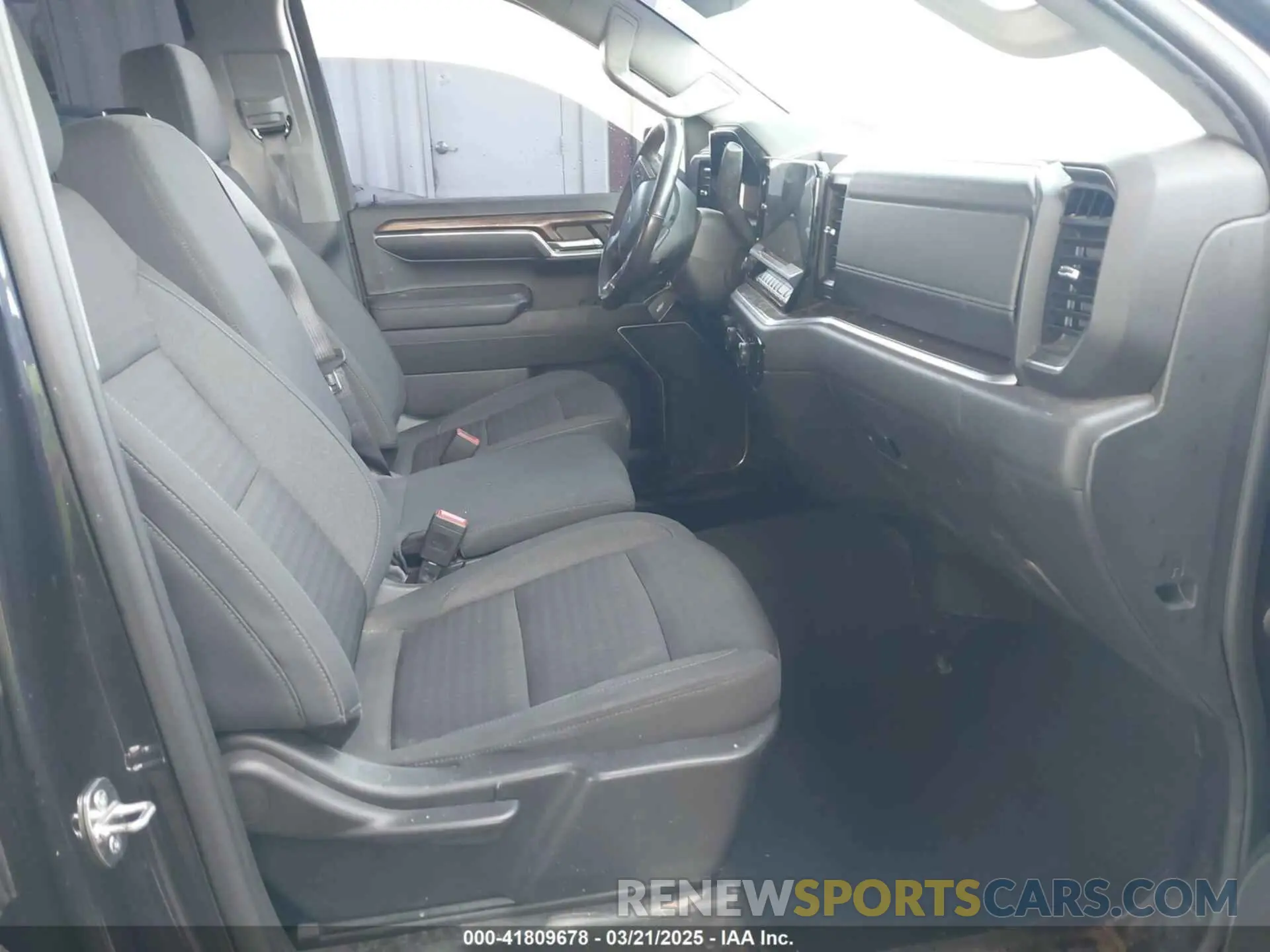 5 fotografías del automóvil dañado 3GCUDEETXNG583752 CHEVROLET SILVERADO 1500 2022