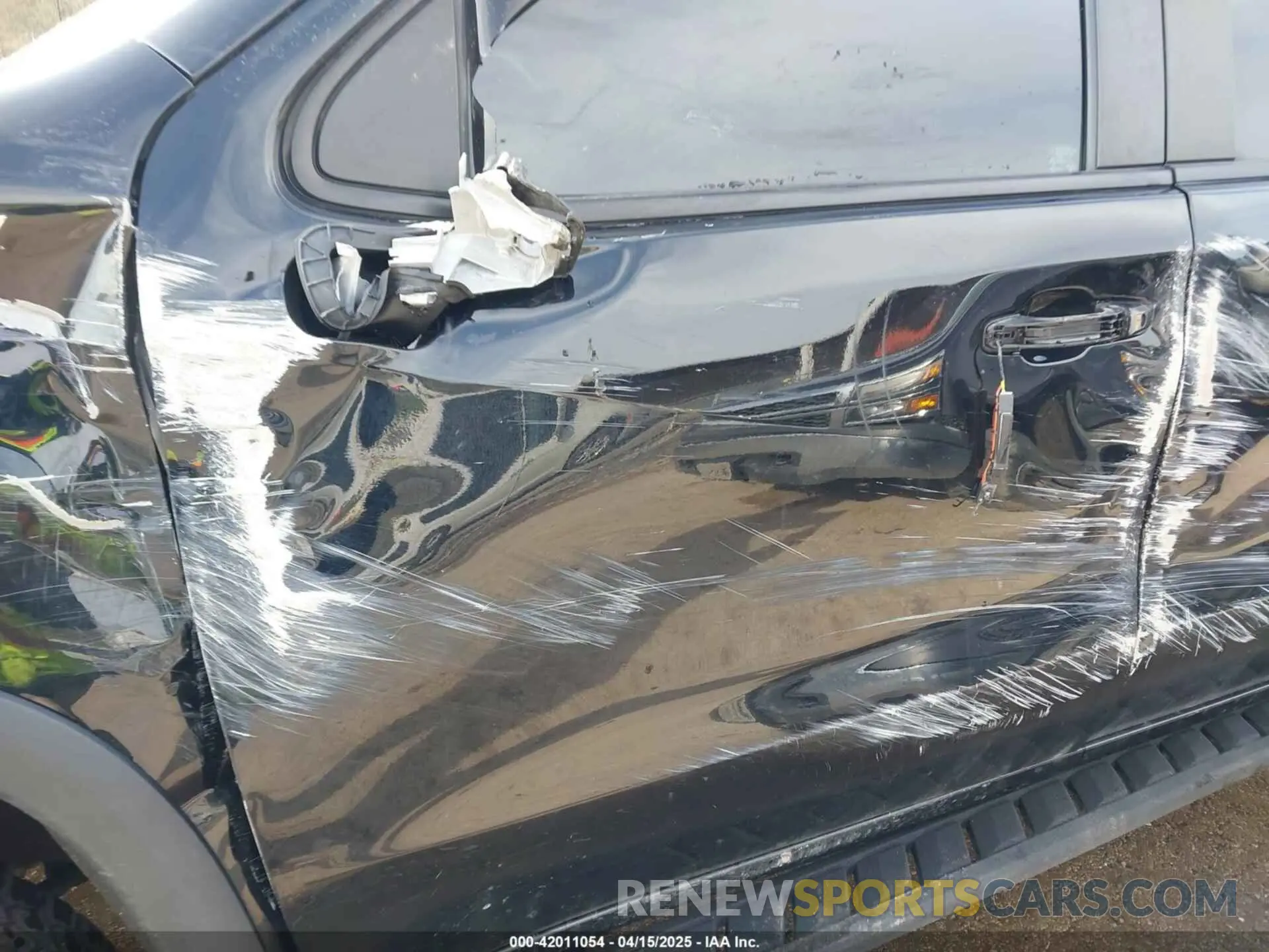 19 fotografías del automóvil dañado 3GCUDHEL4NG686781 CHEVROLET SILVERADO 1500 2022