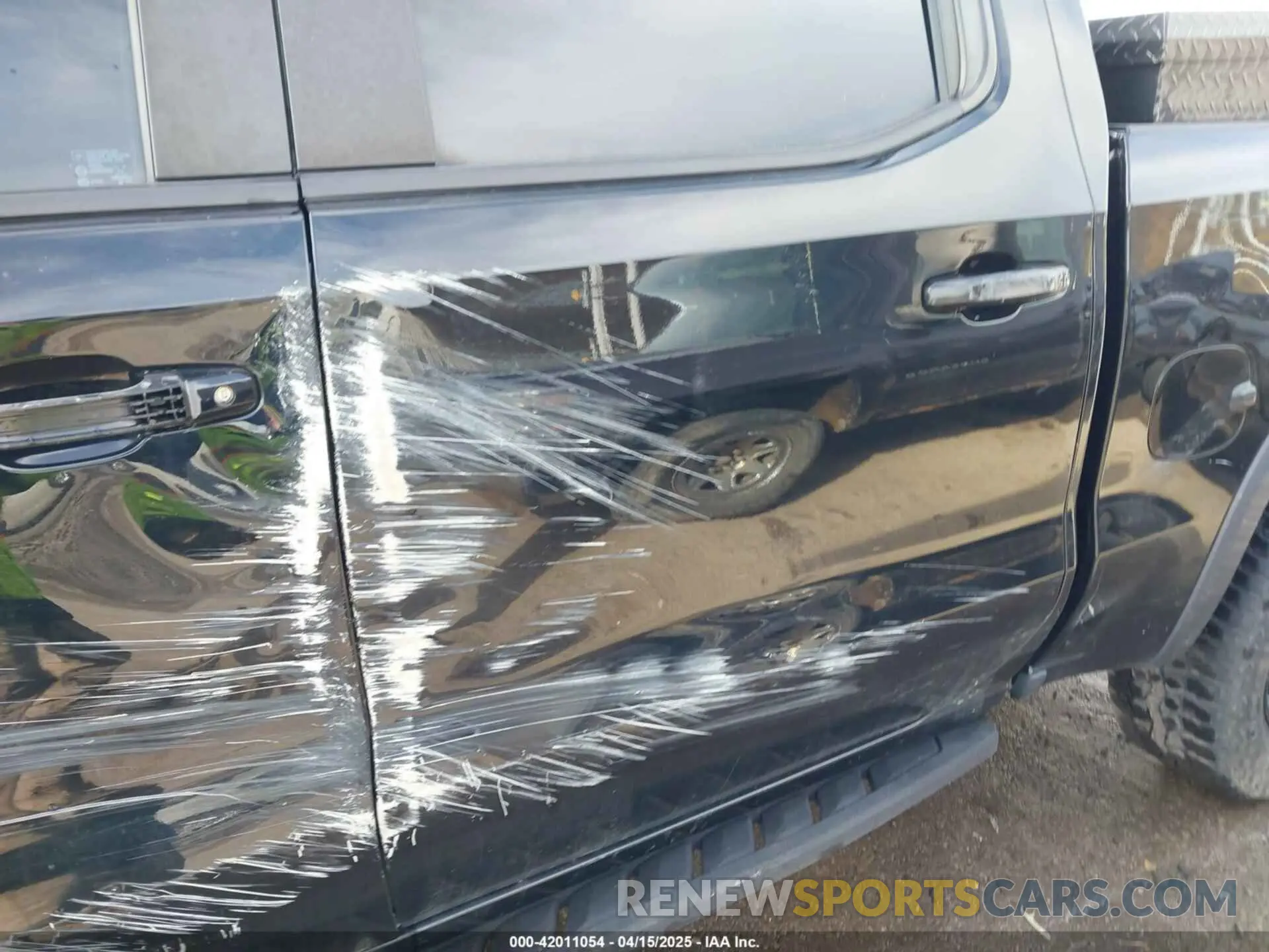 20 fotografías del automóvil dañado 3GCUDHEL4NG686781 CHEVROLET SILVERADO 1500 2022