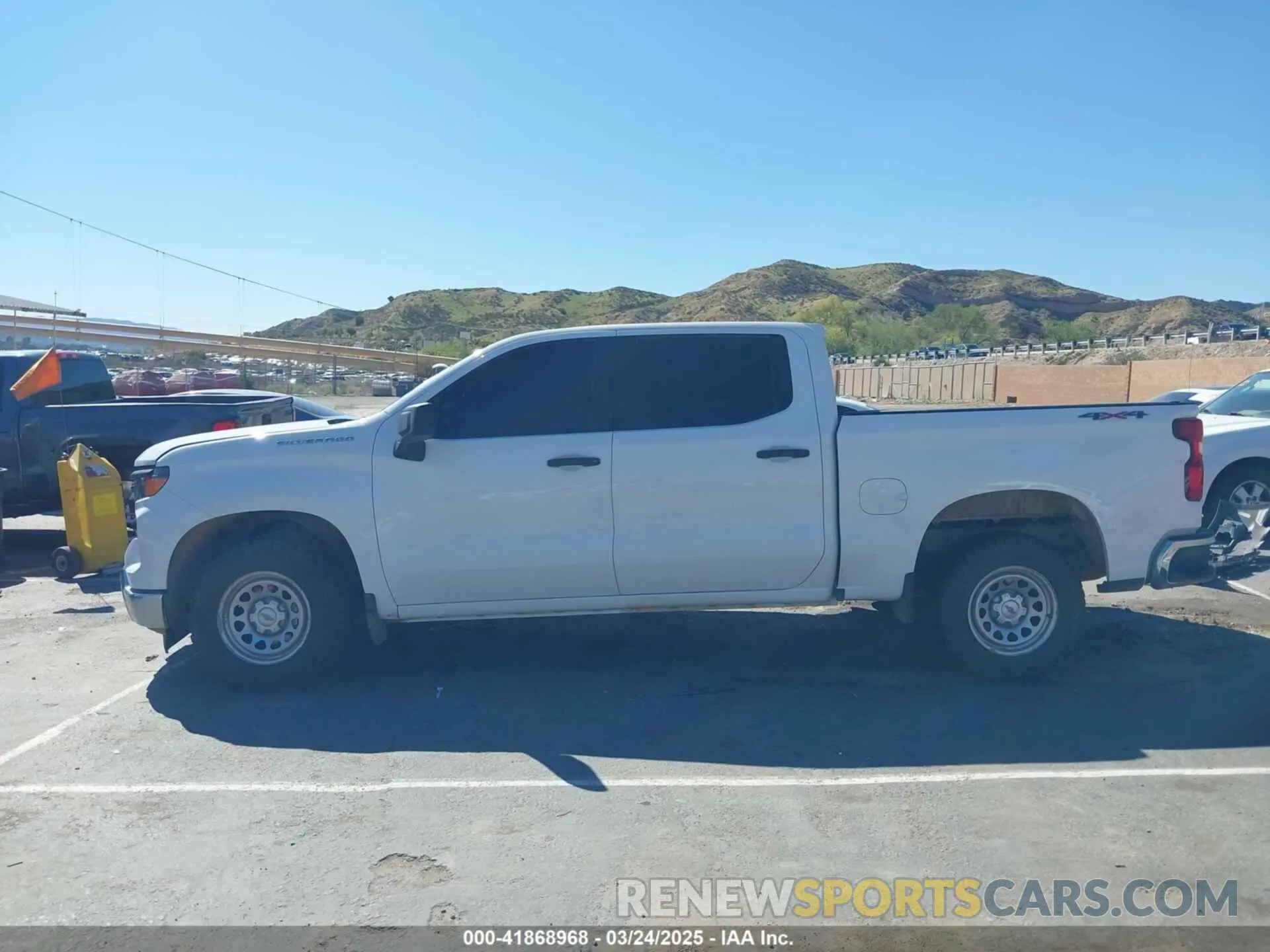 13 fotografías del automóvil dañado 1GCPDAEKXPZ160329 CHEVROLET SILVERADO 1500 2023