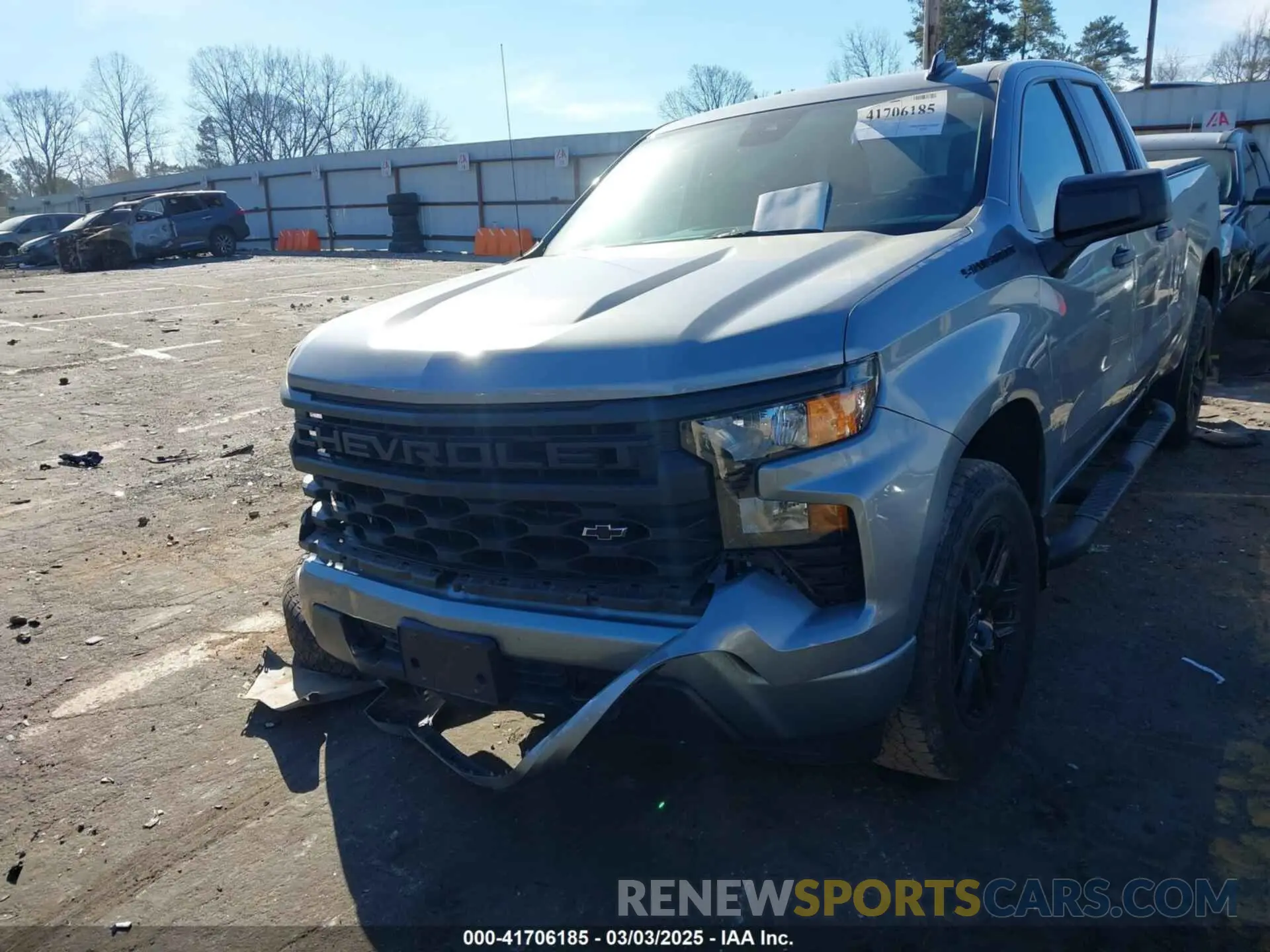 2 fotografías del automóvil dañado 1GCRABEK2PZ323644 CHEVROLET SILVERADO 1500 2023