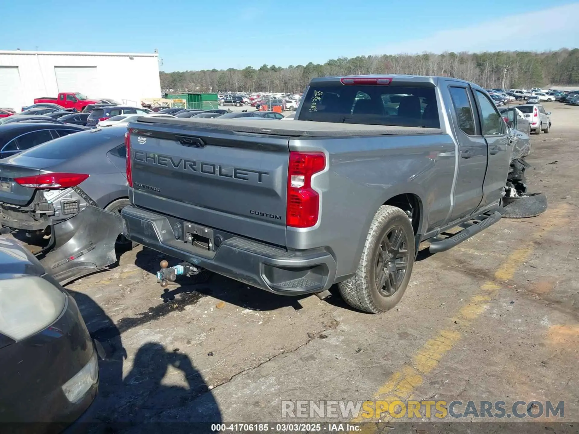 4 fotografías del automóvil dañado 1GCRABEK2PZ323644 CHEVROLET SILVERADO 1500 2023