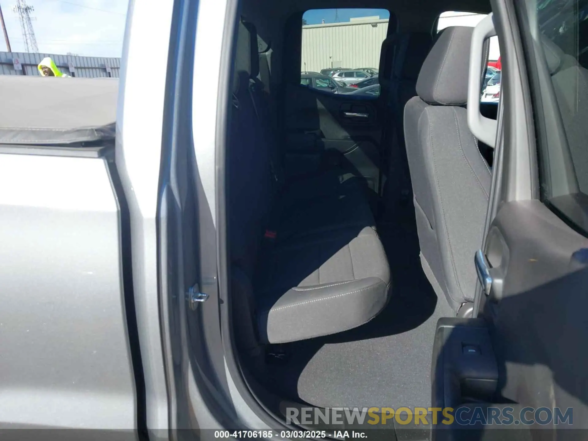 8 fotografías del automóvil dañado 1GCRABEK2PZ323644 CHEVROLET SILVERADO 1500 2023