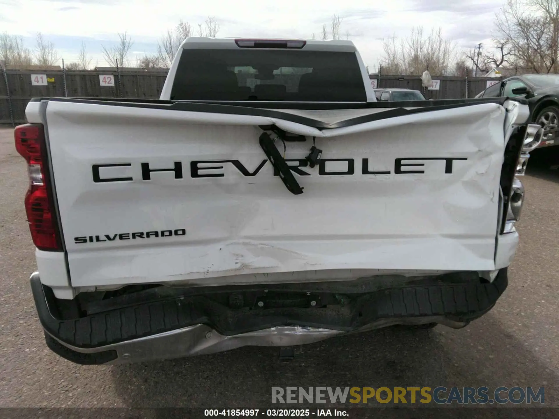 16 fotografías del automóvil dañado 1GCRDAED9PZ297966 CHEVROLET SILVERADO 1500 2023