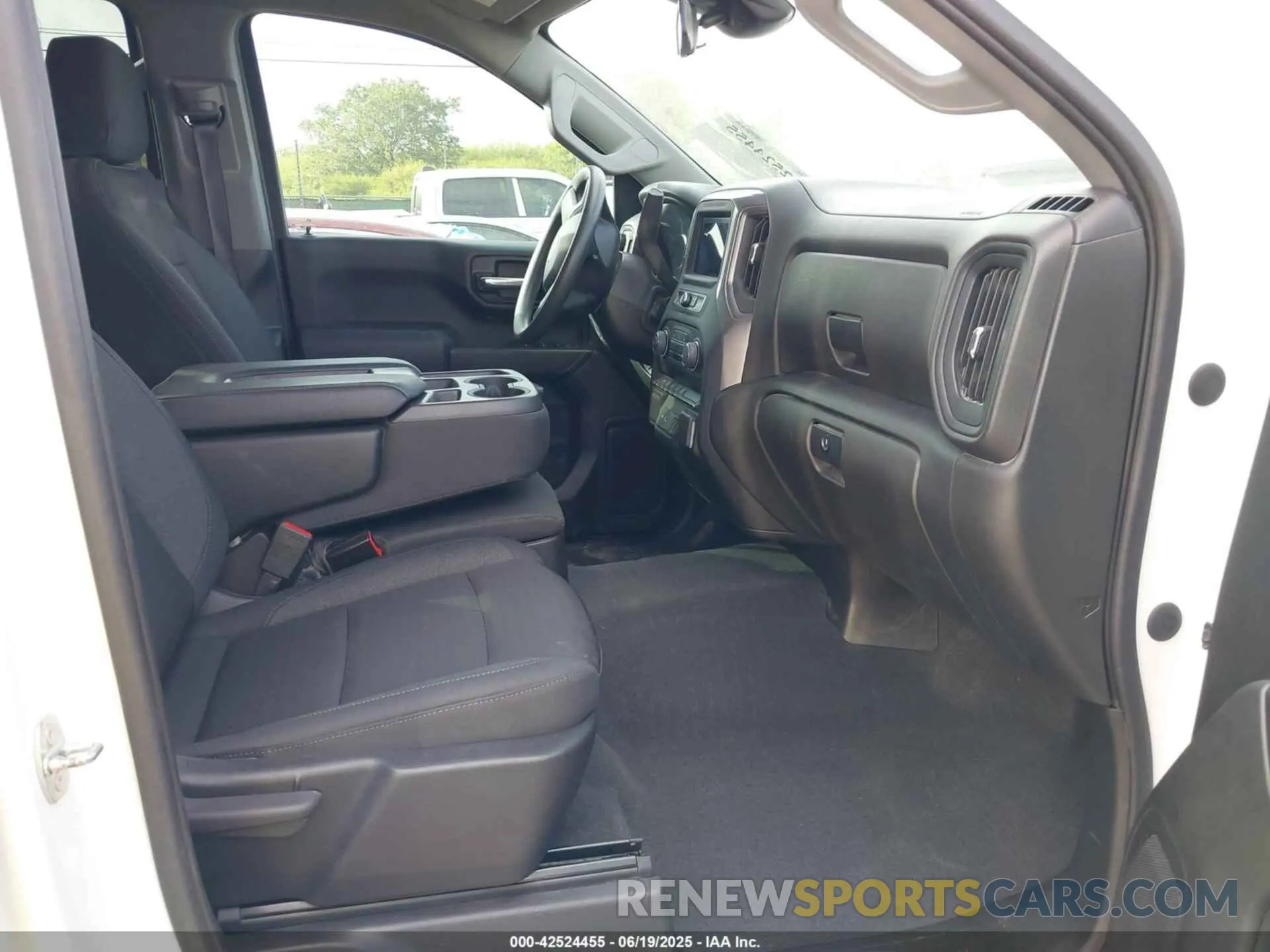 5 fotografías del automóvil dañado 1GCRDBEK5PZ110677 CHEVROLET SILVERADO 1500 2023