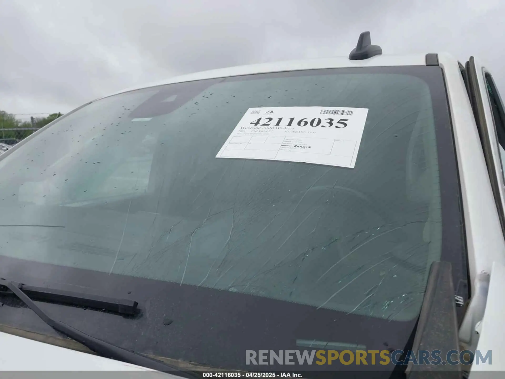 17 fotografías del automóvil dañado 1GCUDDE81PZ140382 CHEVROLET SILVERADO 1500 2023