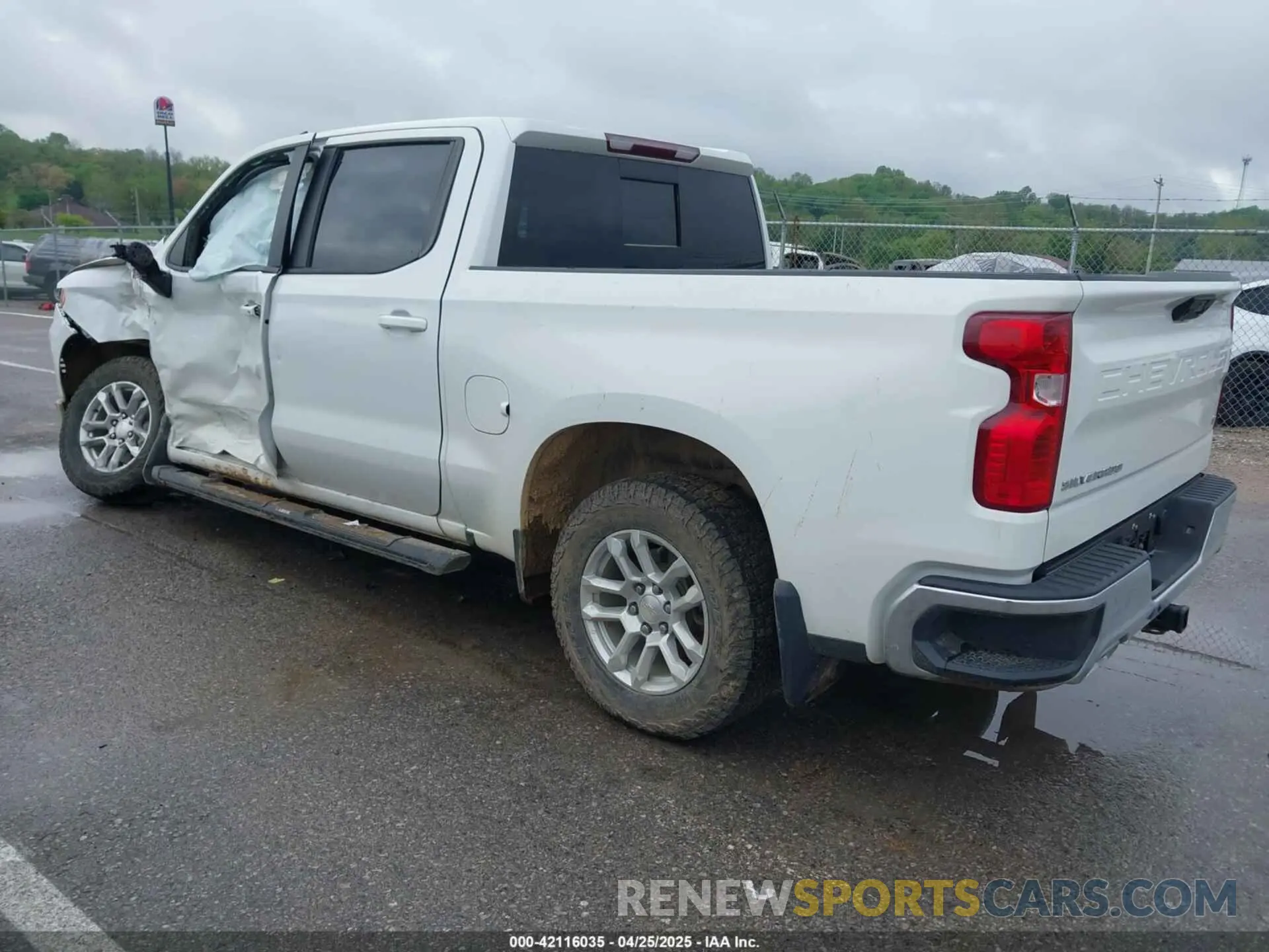 3 fotografías del automóvil dañado 1GCUDDE81PZ140382 CHEVROLET SILVERADO 1500 2023