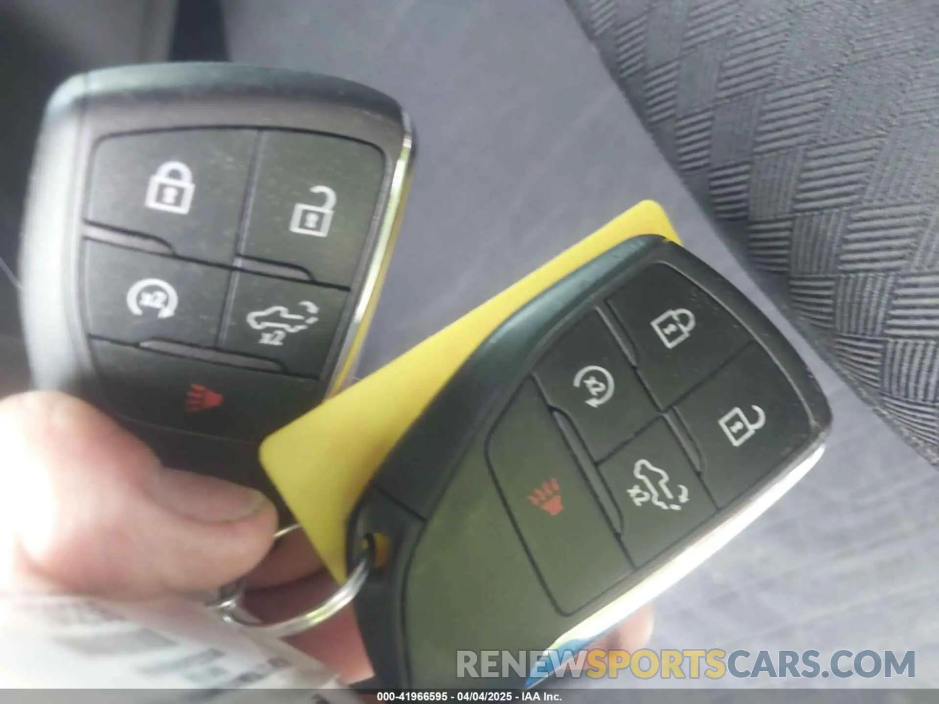 11 fotografías del automóvil dañado 1GCUDDE82PZ232049 CHEVROLET SILVERADO 1500 2023