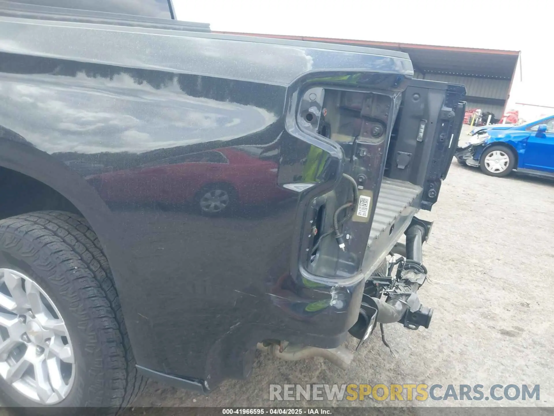 17 fotografías del automóvil dañado 1GCUDDE82PZ232049 CHEVROLET SILVERADO 1500 2023
