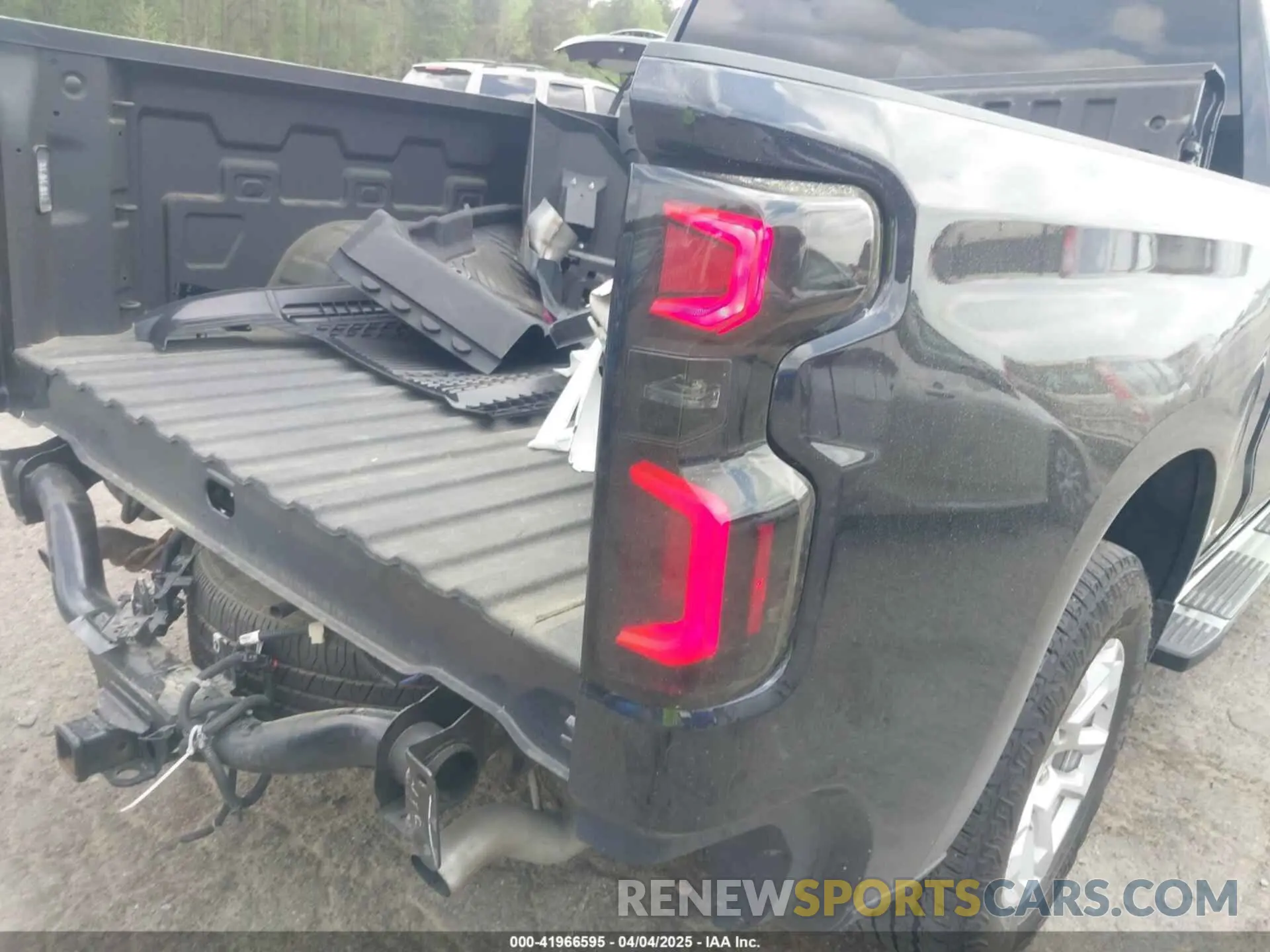 18 fotografías del automóvil dañado 1GCUDDE82PZ232049 CHEVROLET SILVERADO 1500 2023