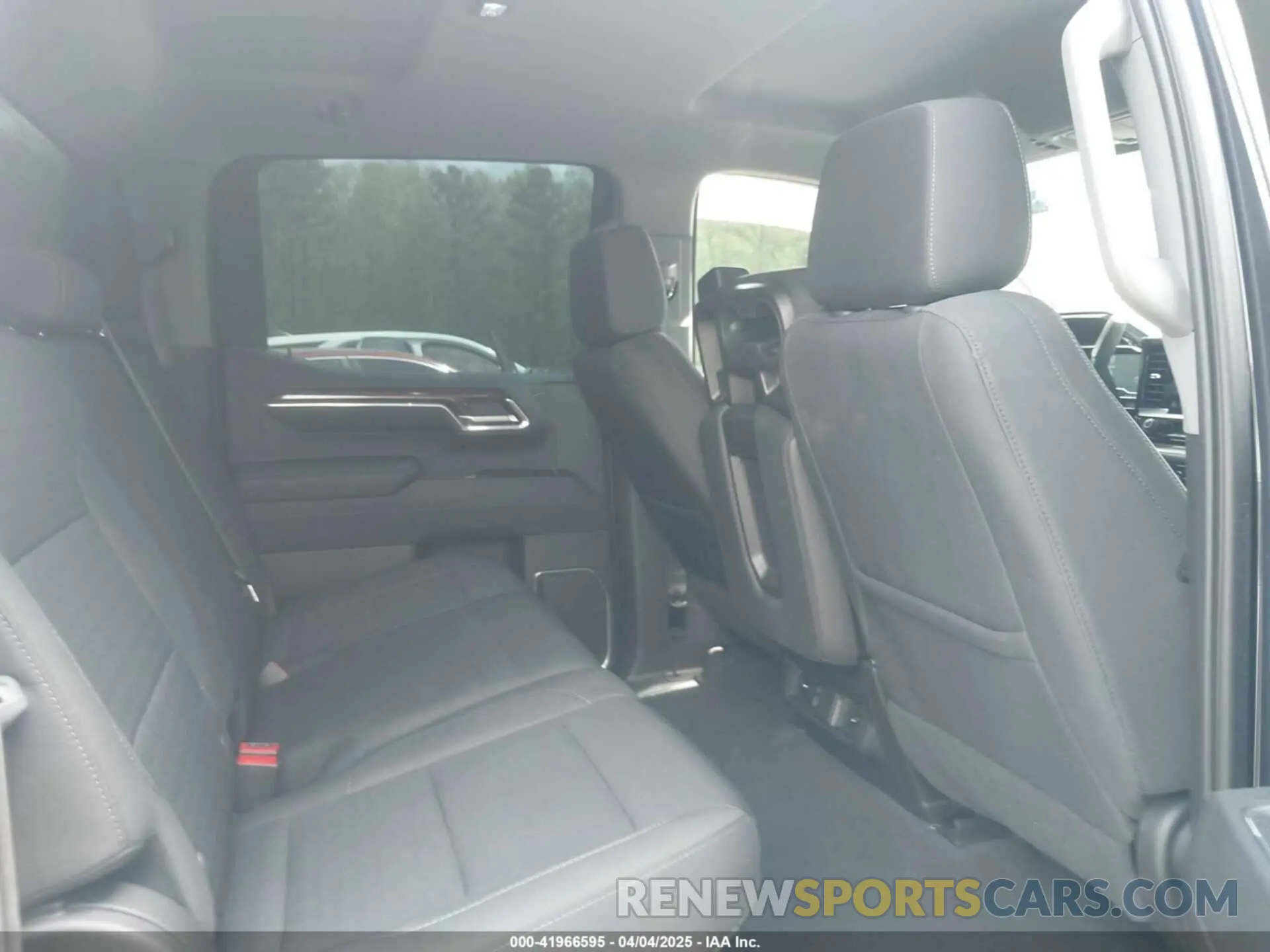 8 fotografías del automóvil dañado 1GCUDDE82PZ232049 CHEVROLET SILVERADO 1500 2023