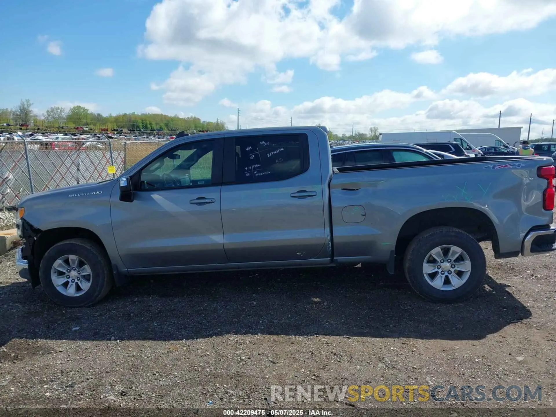14 fotografías del automóvil dañado 1GCUDDED4PZ315933 CHEVROLET SILVERADO 1500 2023
