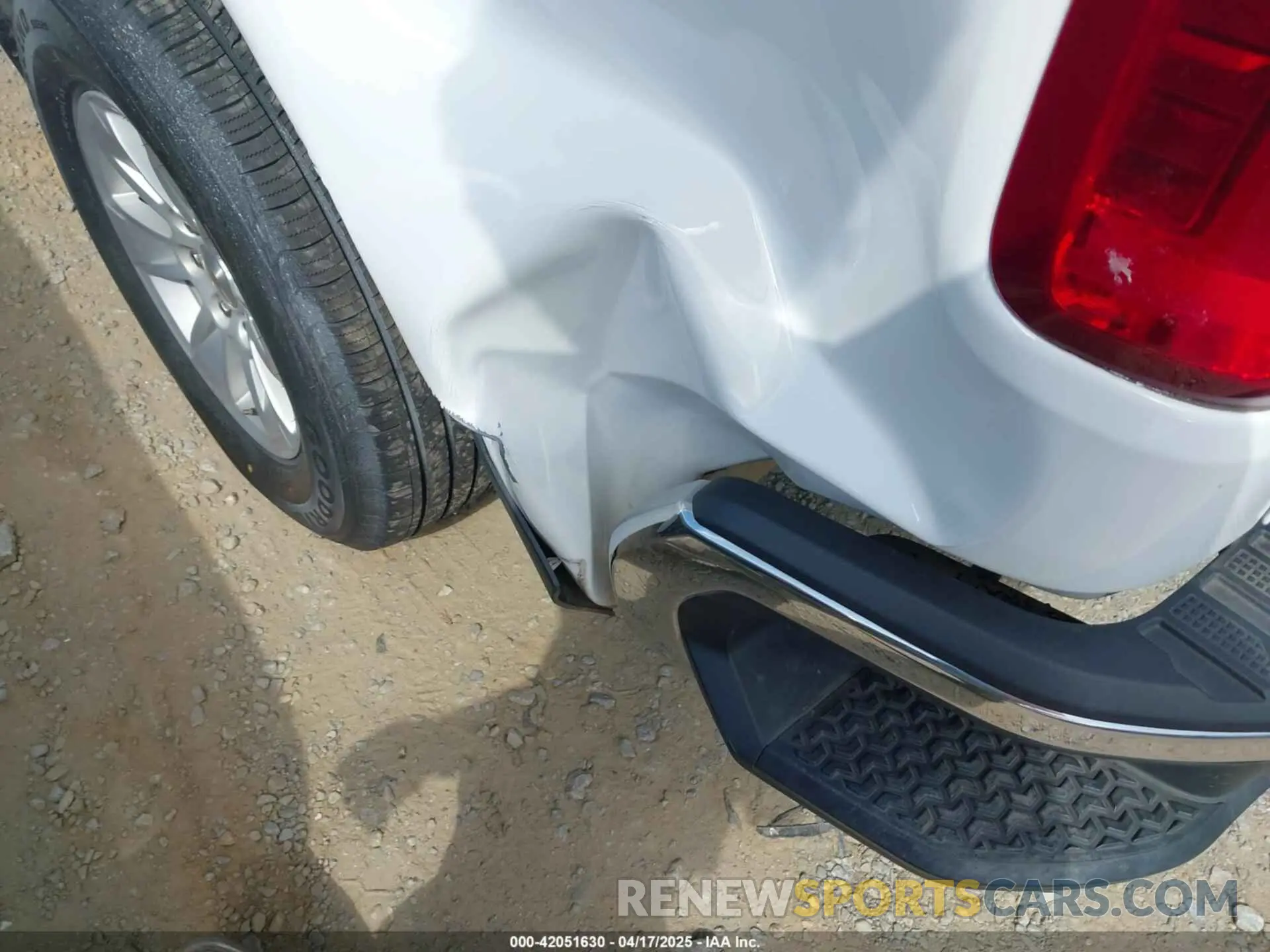 19 fotografías del automóvil dañado 1GCUDDED4PZ323367 CHEVROLET SILVERADO 1500 2023