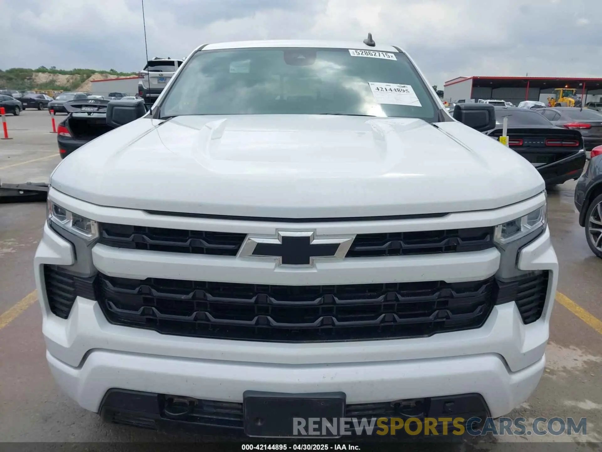 12 fotografías del automóvil dañado 1GCUDEE84PZ185368 CHEVROLET SILVERADO 1500 2023