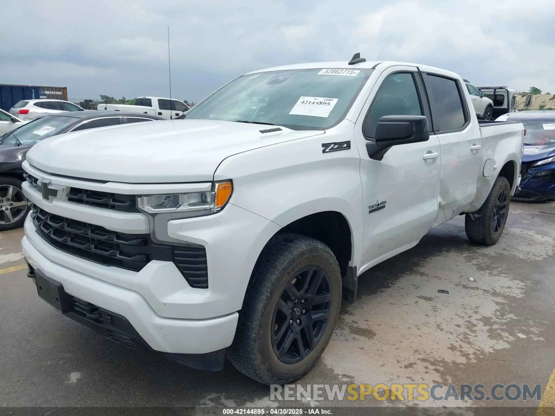 2 fotografías del automóvil dañado 1GCUDEE84PZ185368 CHEVROLET SILVERADO 1500 2023