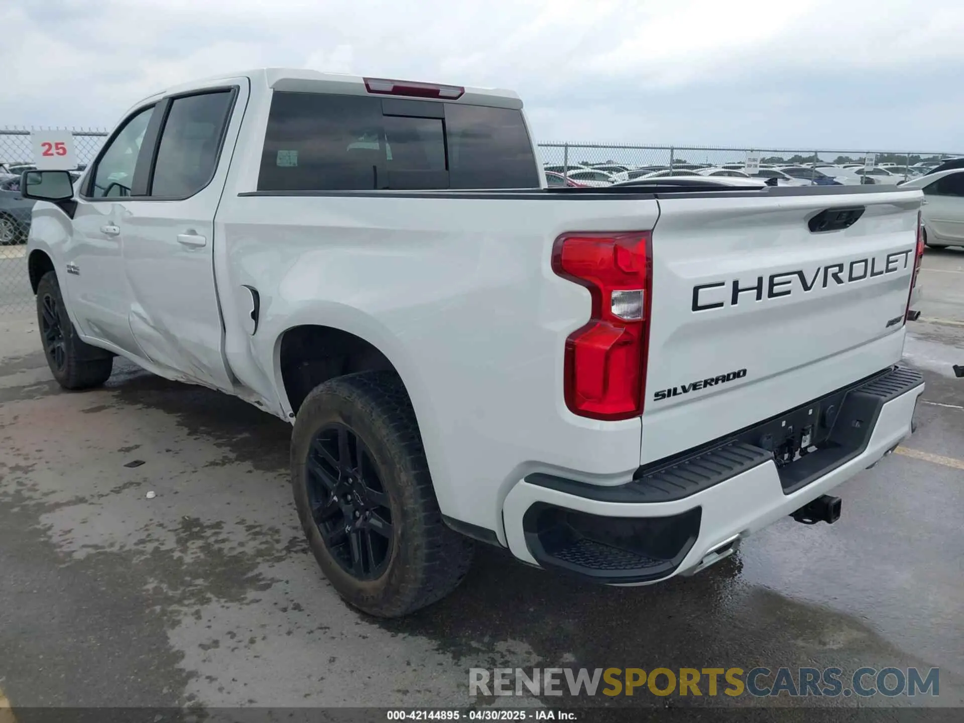 3 fotografías del automóvil dañado 1GCUDEE84PZ185368 CHEVROLET SILVERADO 1500 2023