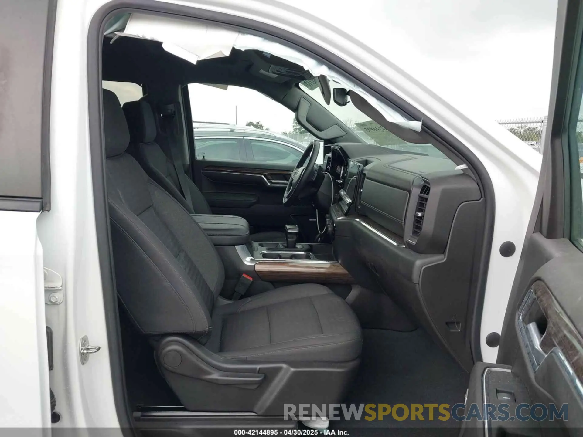 5 fotografías del automóvil dañado 1GCUDEE84PZ185368 CHEVROLET SILVERADO 1500 2023